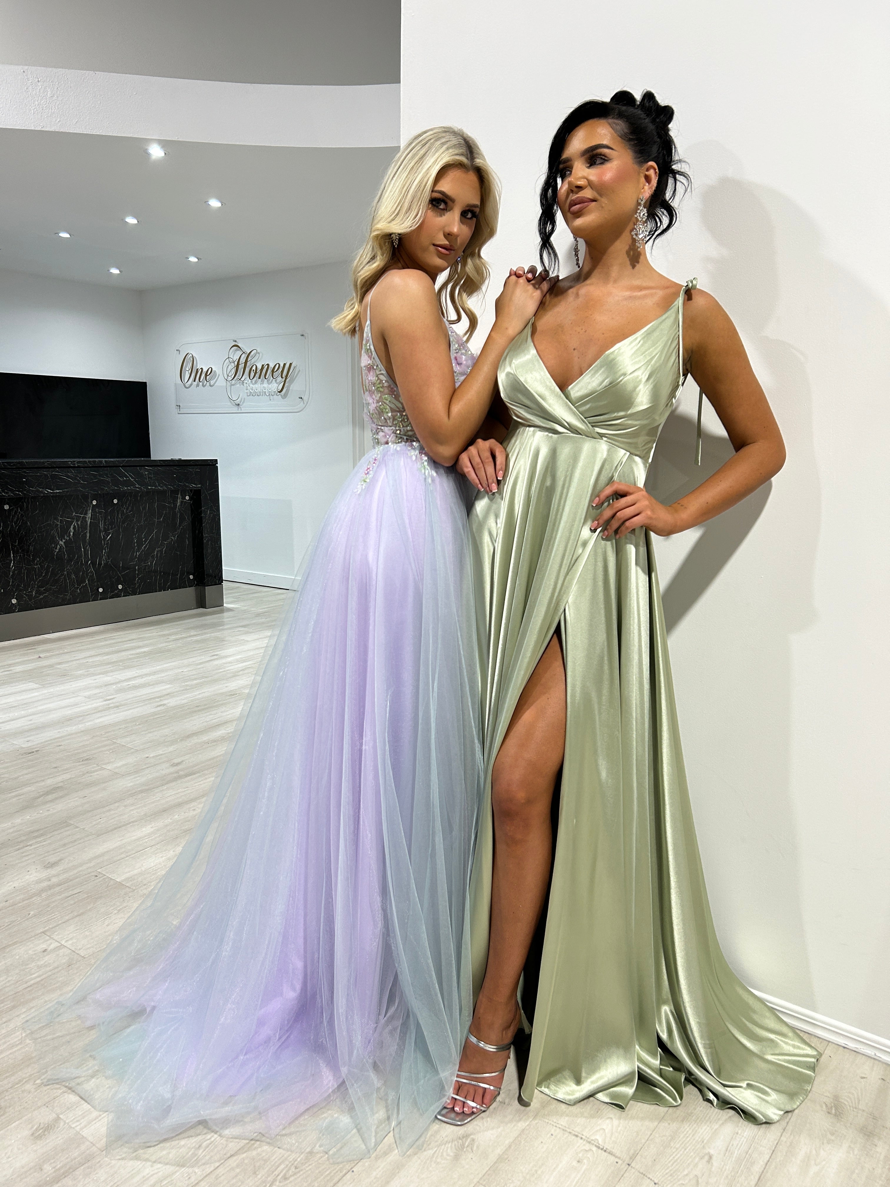 VANDA dress with lavender tulle, floral appliqués, and a satin slit formal gown. Ideal for formal events, Brisbane to Gold Coast.