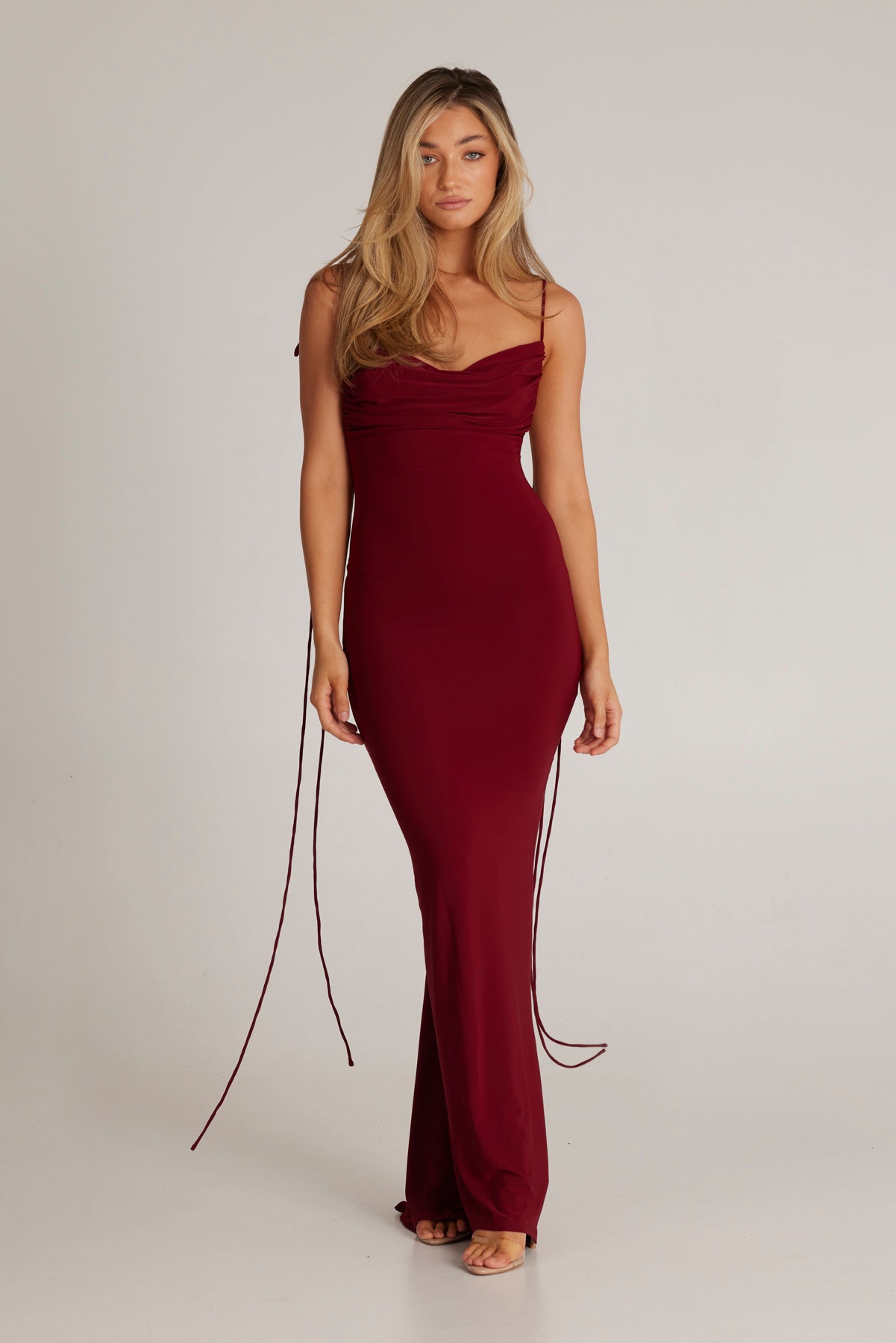 MÉLANI The Label JIANI Low Back Dress in Wine