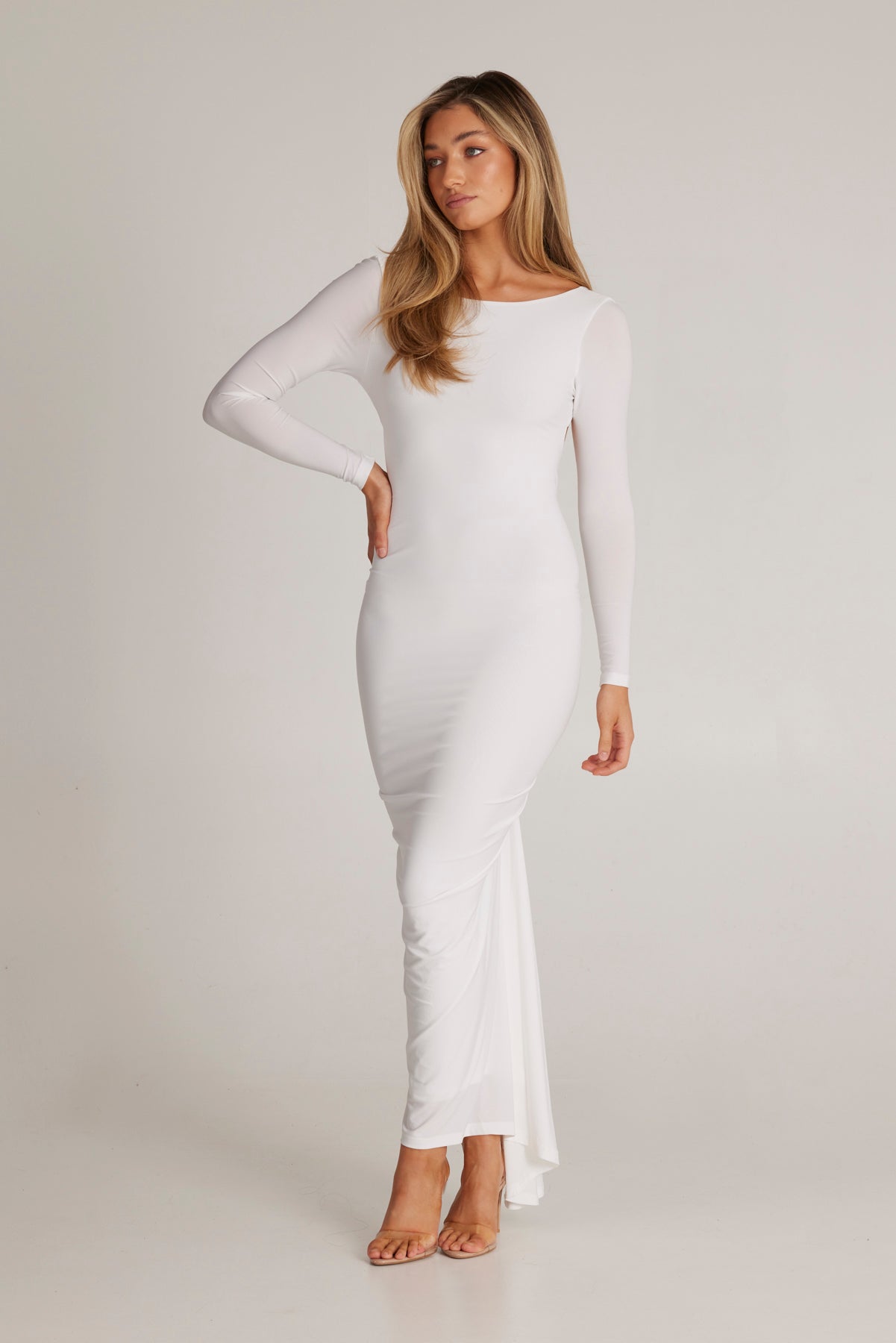 MÉLANI The Label CAMILA White Long Sleeve Backless Semi Formal Midi Dress