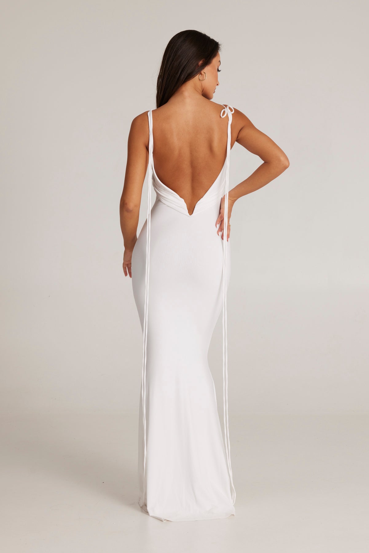 MÉLANI The Label ANTONIA White Low Back Midi Dress