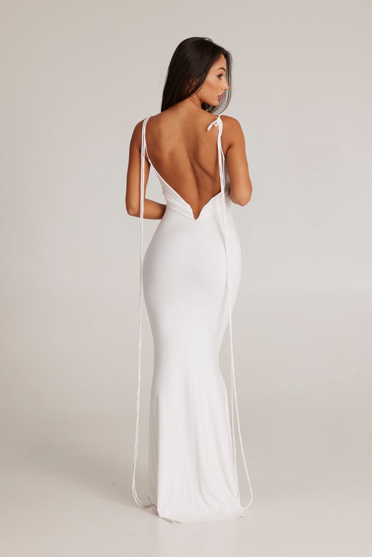 MÉLANI The Label ANTONIA White Low Back Midi Dress