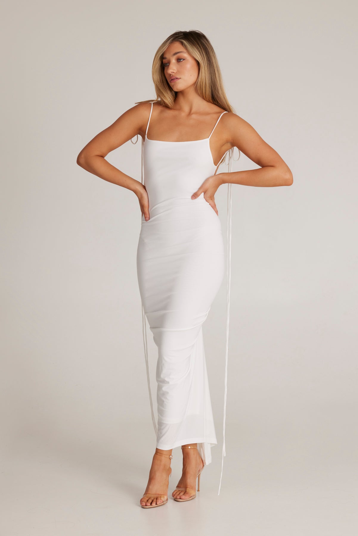 MÉLANI The Label AZARI Midi Dress in White