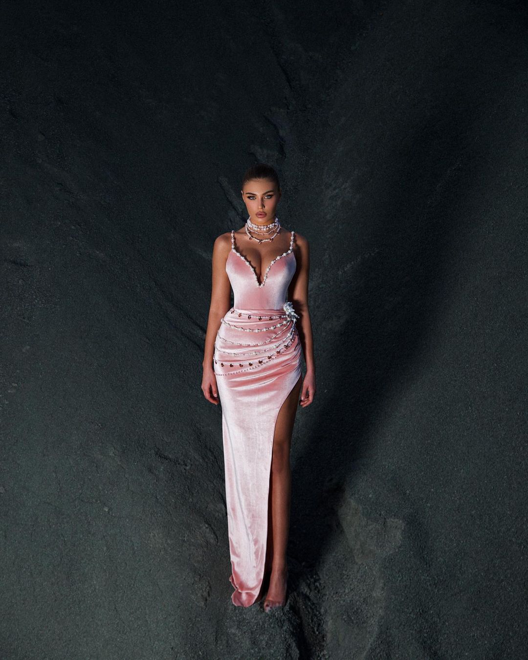 MINNA Fashion DIVA pink velvet mermaid dress with pearl details and leg split. Perfect for formal events from Brisbane to Gold Coast.