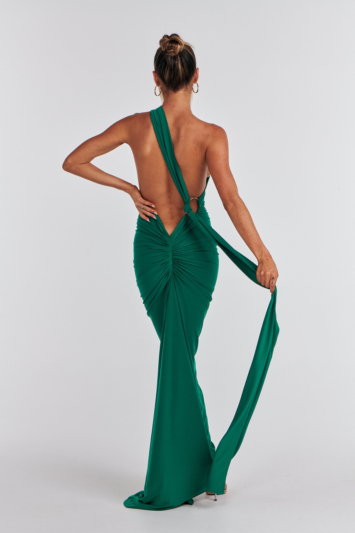 MÉLANI The Label CONSTANTINA Emerald Asymmetric Halterneck Midi Dress