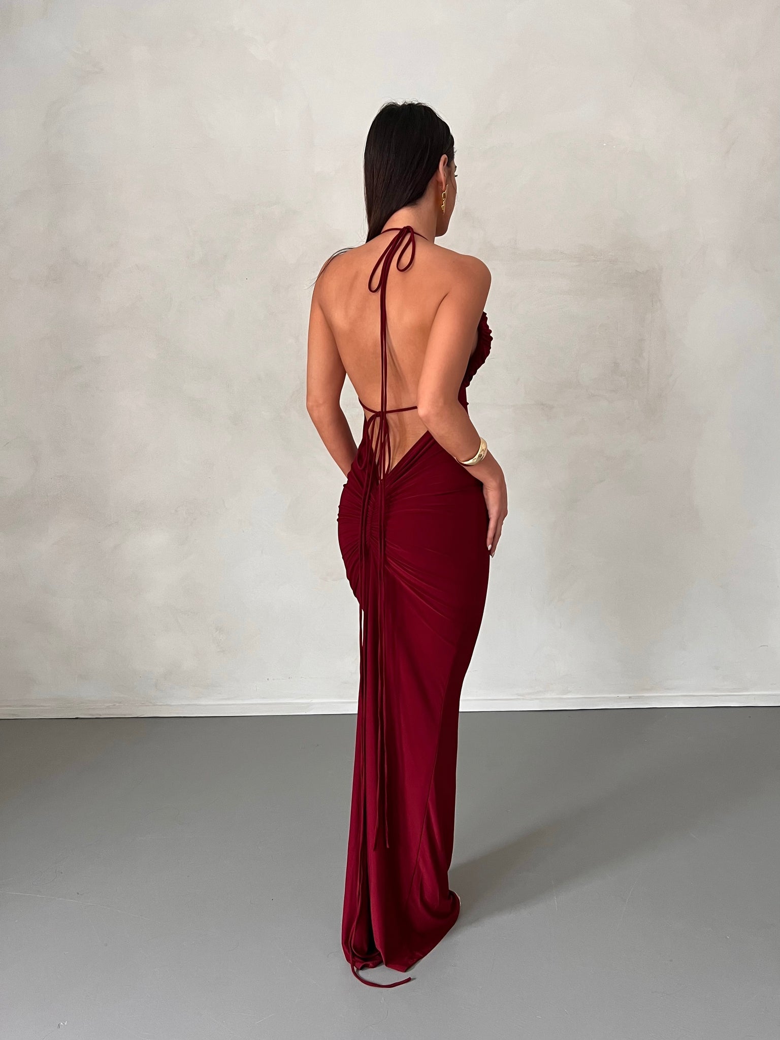 MÉLANI The Label JIANI Low Back Dress in Wine