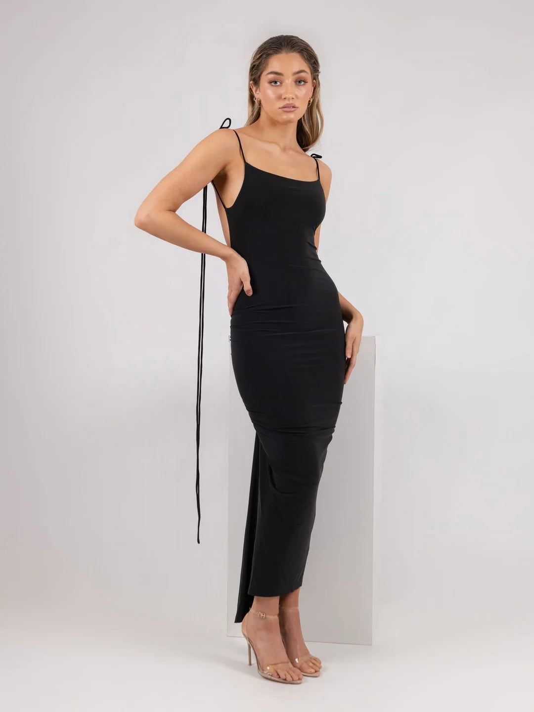 MÉLANI The Label AZARI Midi Dress in Black