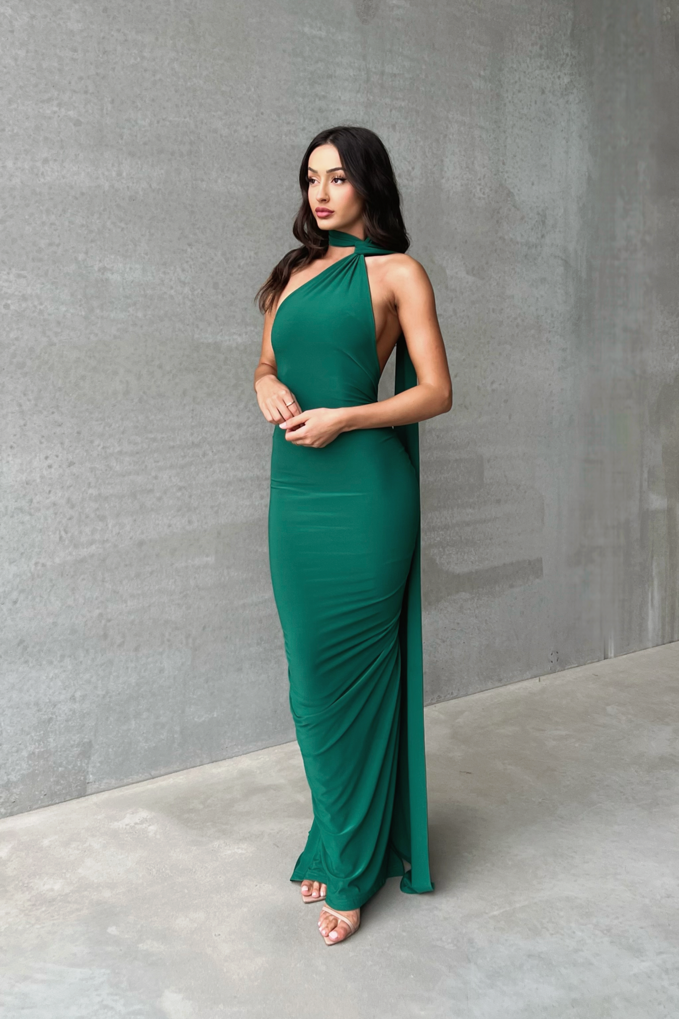 MÉLANI The Label CONSTANTINA Emerald Asymmetric Halterneck Midi Dress