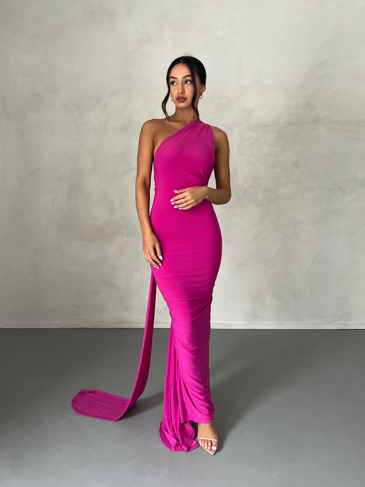 MÉLANI The Label CONSTANTINA Berry Asymmetric Halterneck Midi Dress