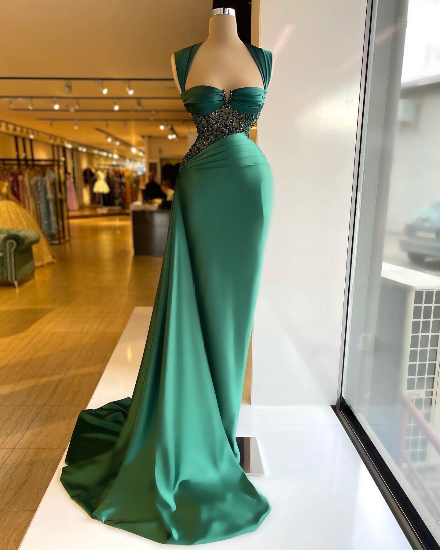 MINNA Fashion MONNA Green Silky Sweetheart Train Mermaid Formal Dress