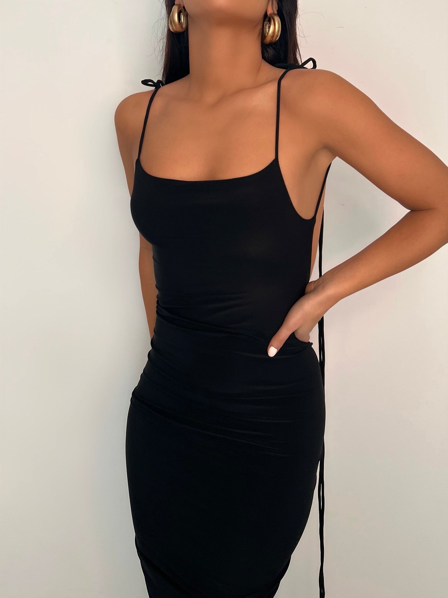 MÉLANI The Label AZARI Midi Dress in Black