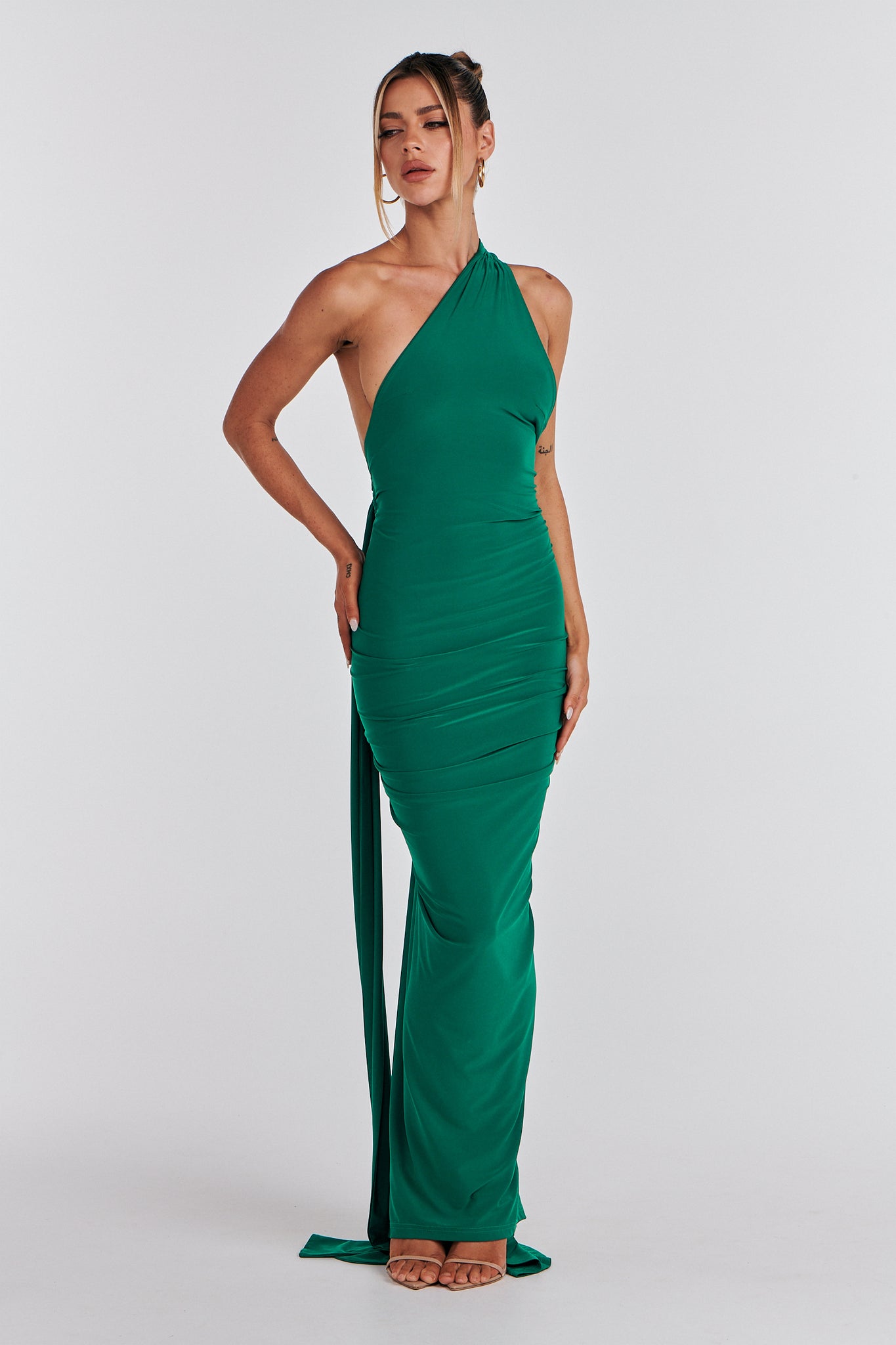 MÉLANI The Label CONSTANTINA Emerald Asymmetric Halterneck Midi Dress