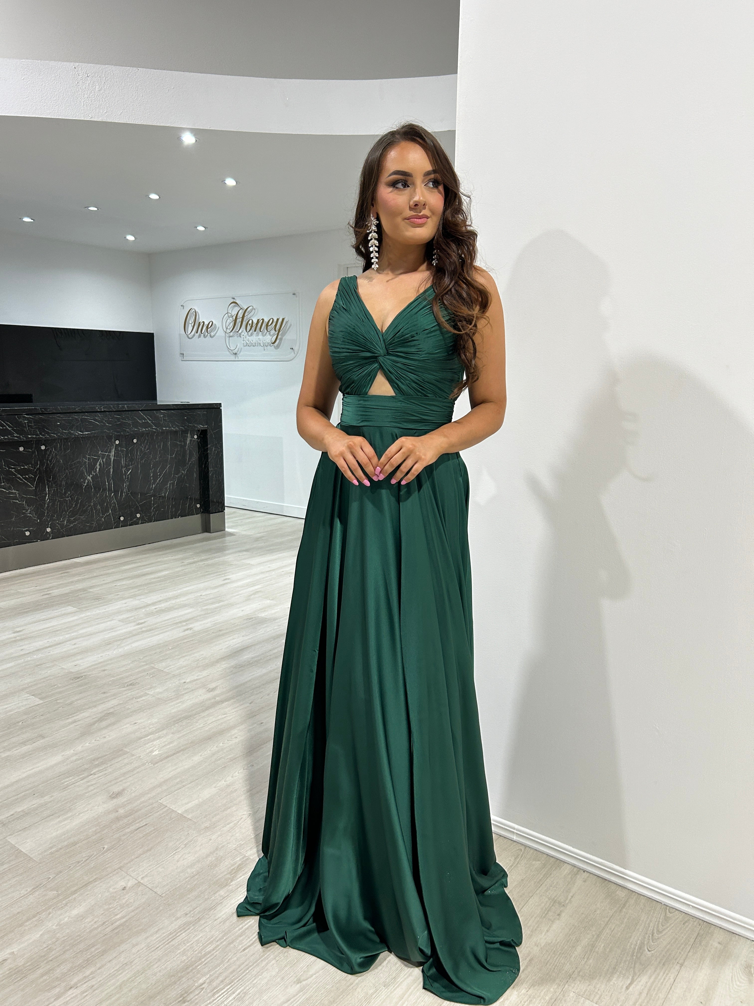 Honey Couture WILLOWMENA Emerald Green Keyhole Silky A Line Formal Dress by Australian Designer. Perfect prom dress, evening gown.