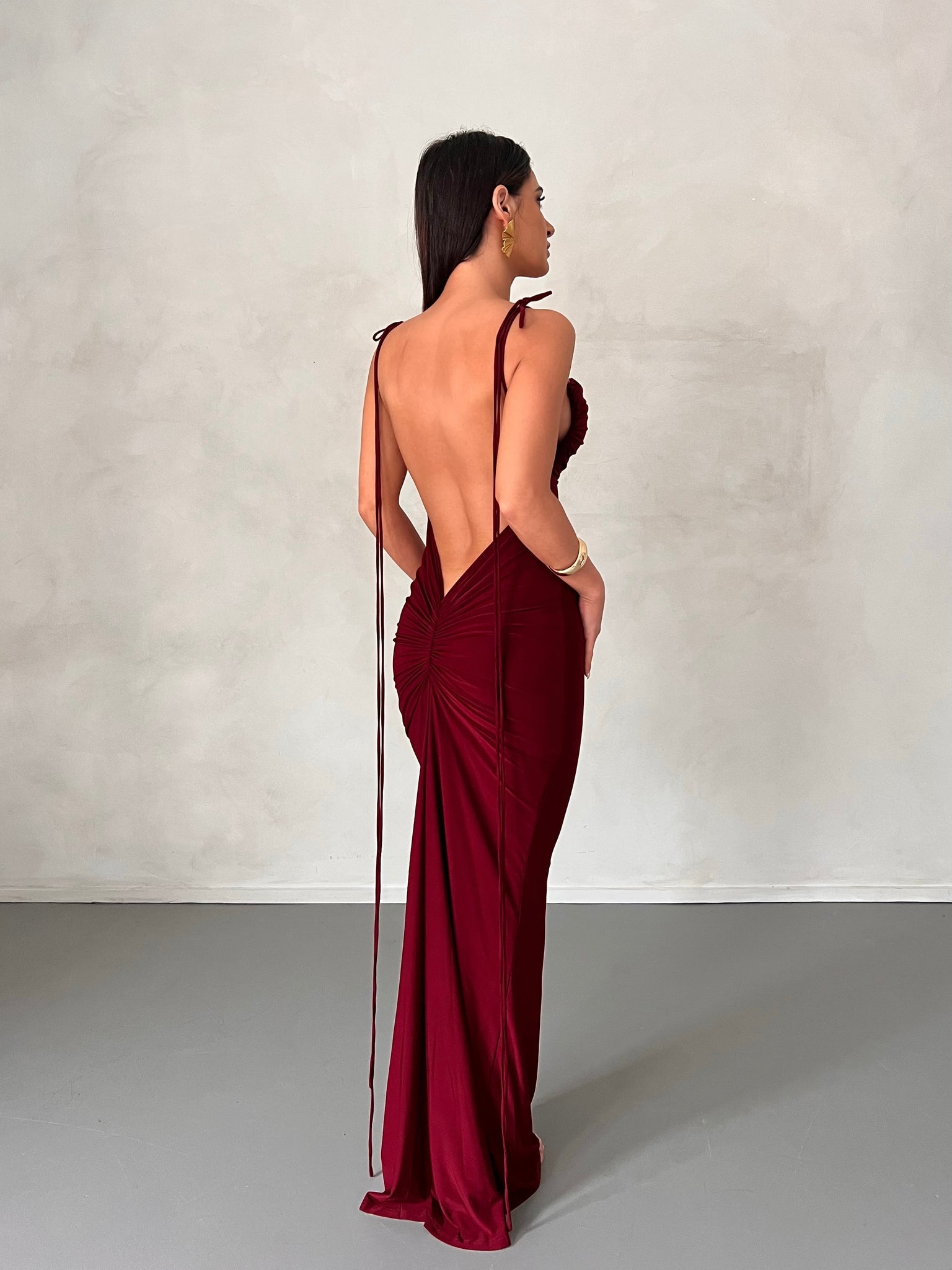 MÉLANI The Label JIANI Low Back Dress in Wine