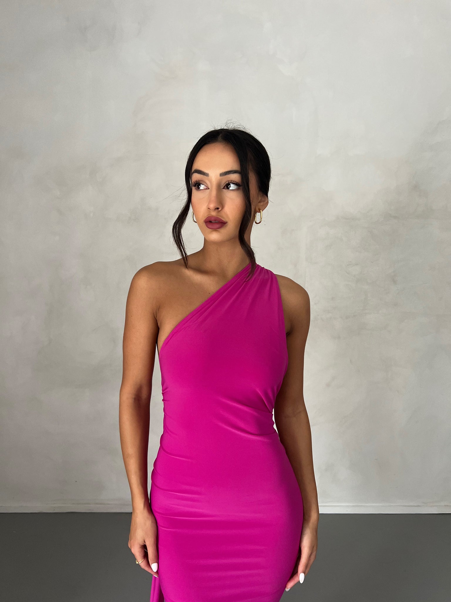 MÉLANI The Label CONSTANTINA Berry Asymmetric Halterneck Midi Dress