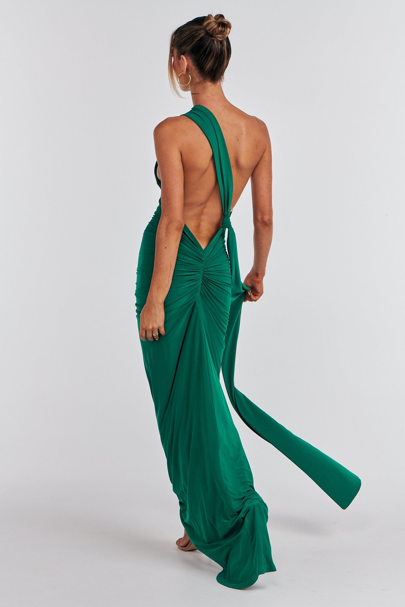 MÉLANI The Label CONSTANTINA Emerald Asymmetric Halterneck Midi Dress