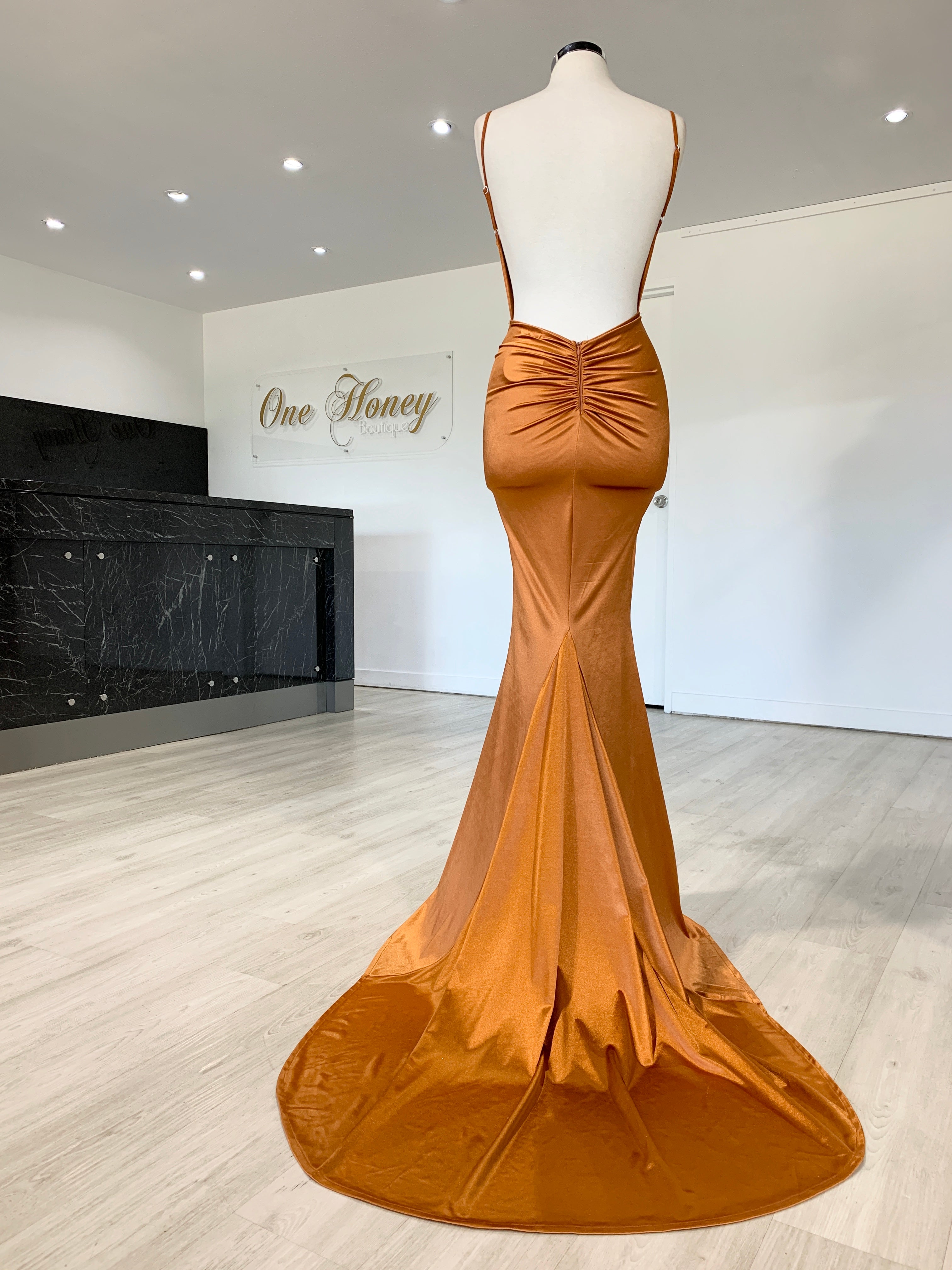 Honey Couture MILEE Low Back Mermaid Evening Gown Dress in silky stretch fabric, Australian Designer, perfect for prom and special occasions.