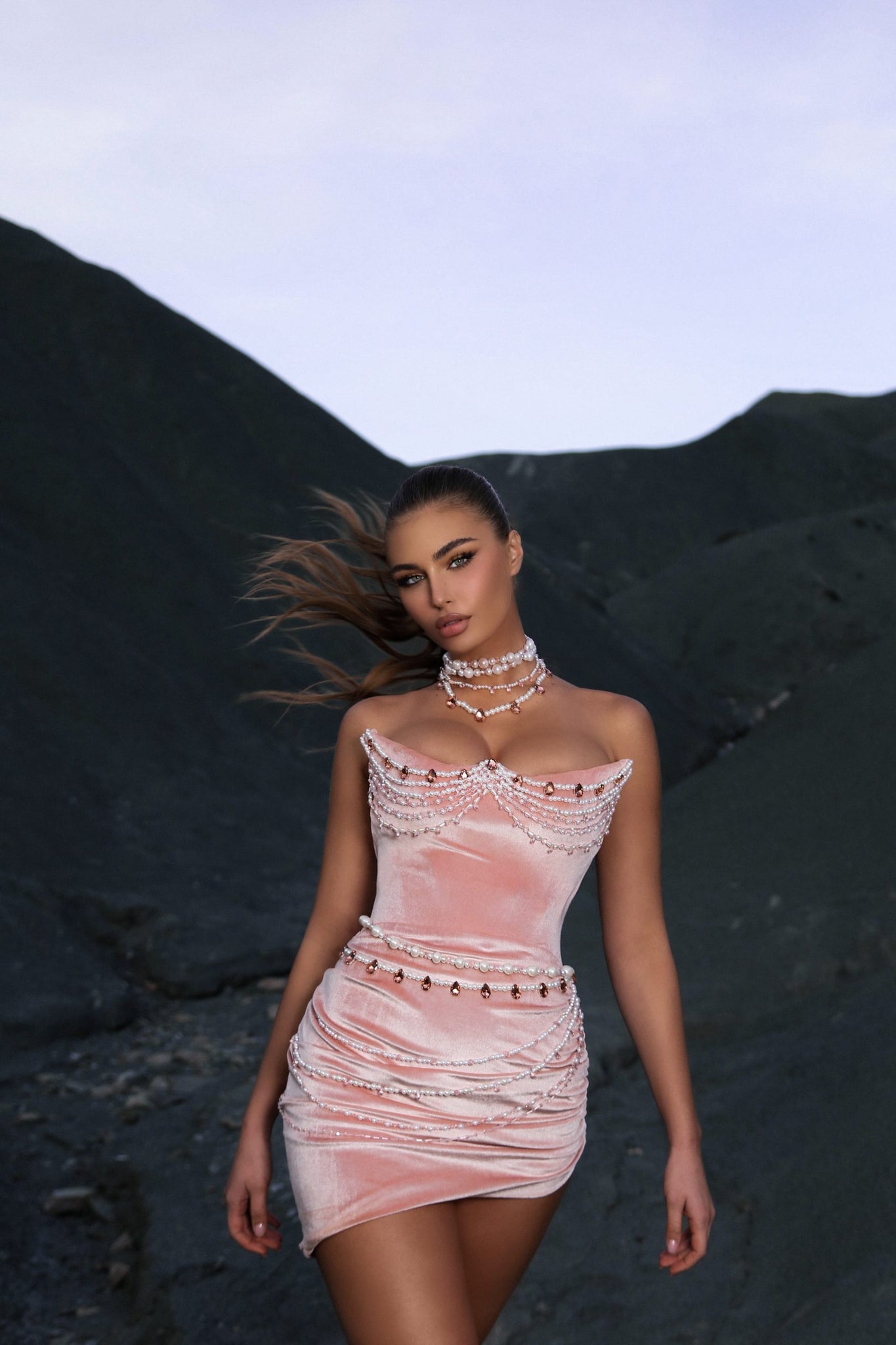 MINNA Fashion V-ROSE pink velvet strapless mini bodycon dress with pearl accents. Party attire perfect for turning heads. Brisbane to Gold Coast.