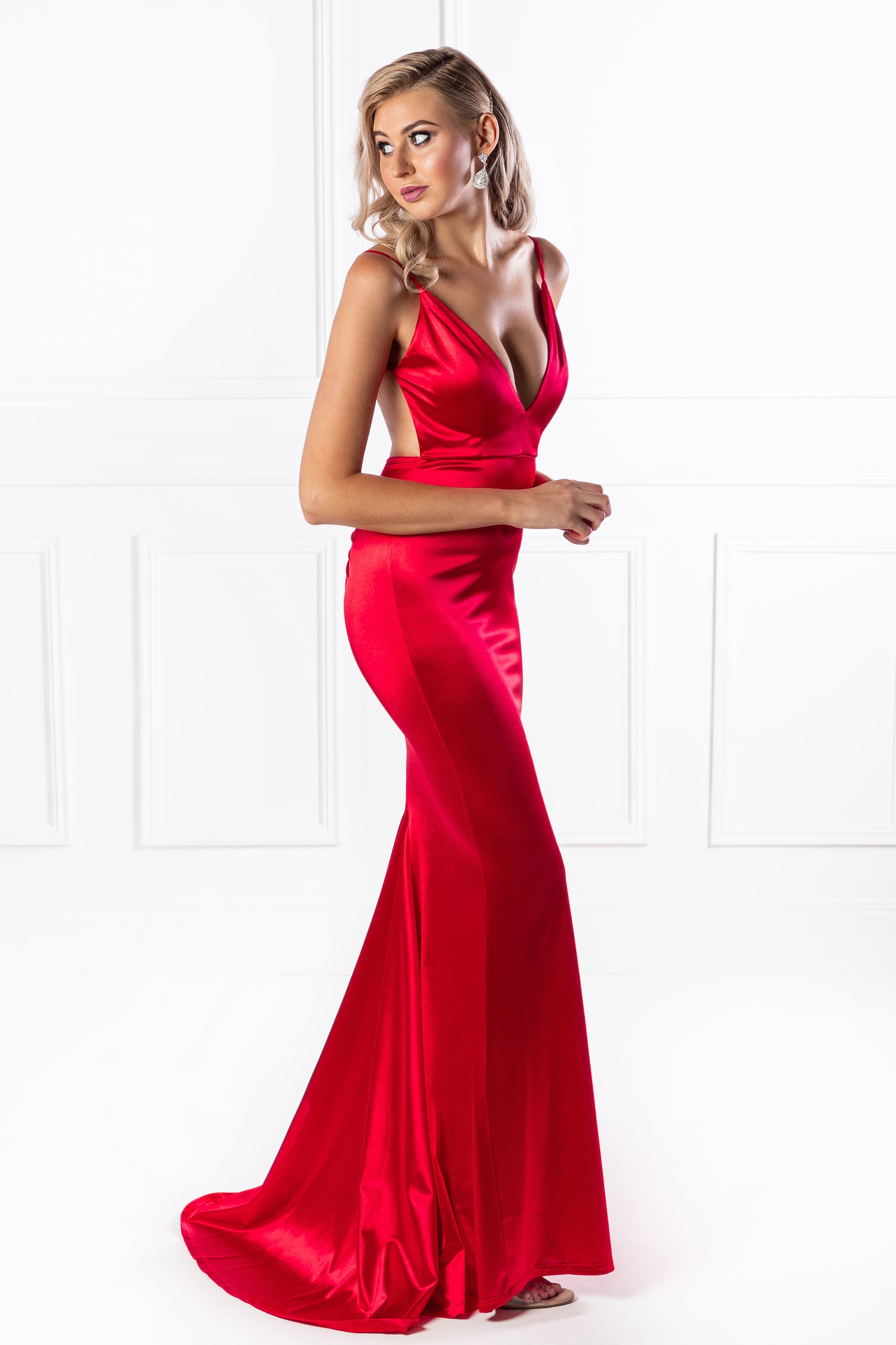 Honey Couture MILEE Low Back Mermaid Evening Gown Dress in red by Australian Designer, perfect for prom. Elegant silhouette, affordable.
