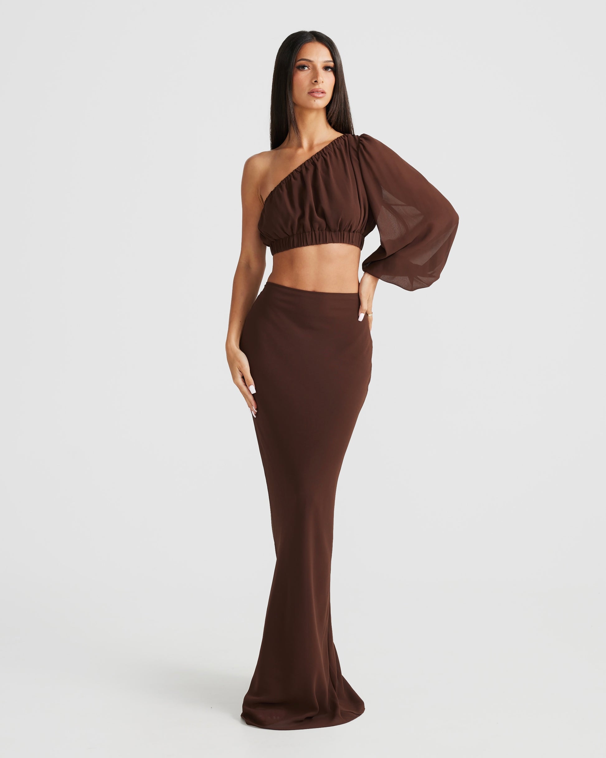 MÉLANI The Label EBONI SET Brown Chiffon One Shoulder Two-Piece Set