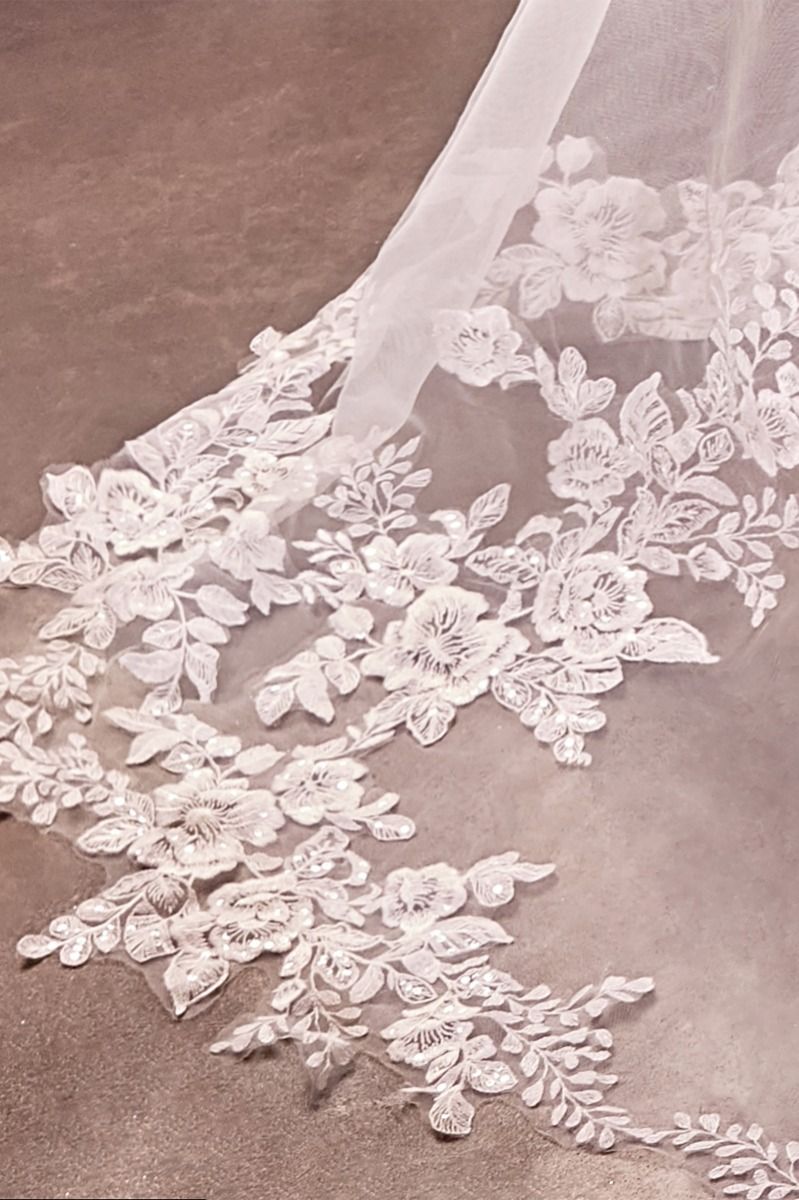 SANTORINI Floral Scalloped Lace Royal Length Wedding Bridal Veil in Australia | One Honey Boutique
