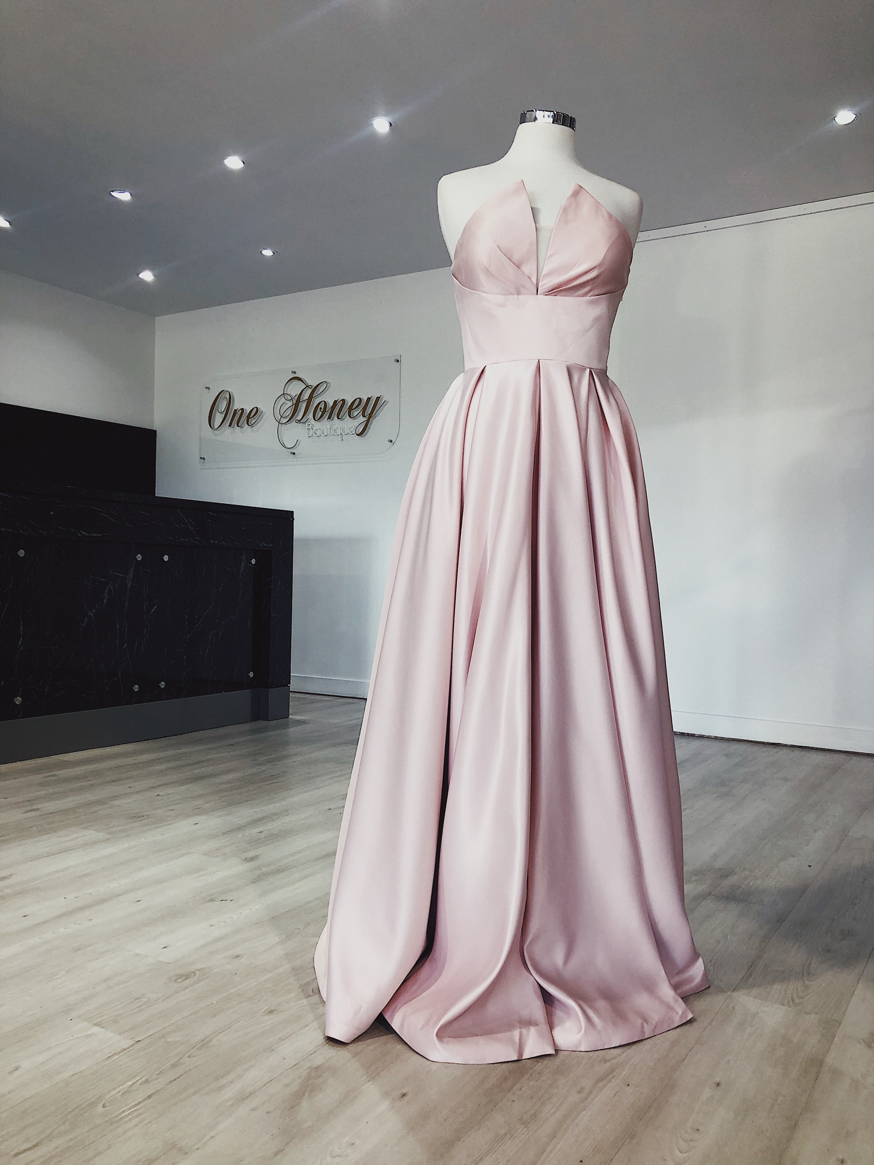 Honey Couture LAYLAH V Front Bustier Formal Dress, Australian Designer, Prom, Evening Gown, Affordable Style, Elegant Pink Satin.