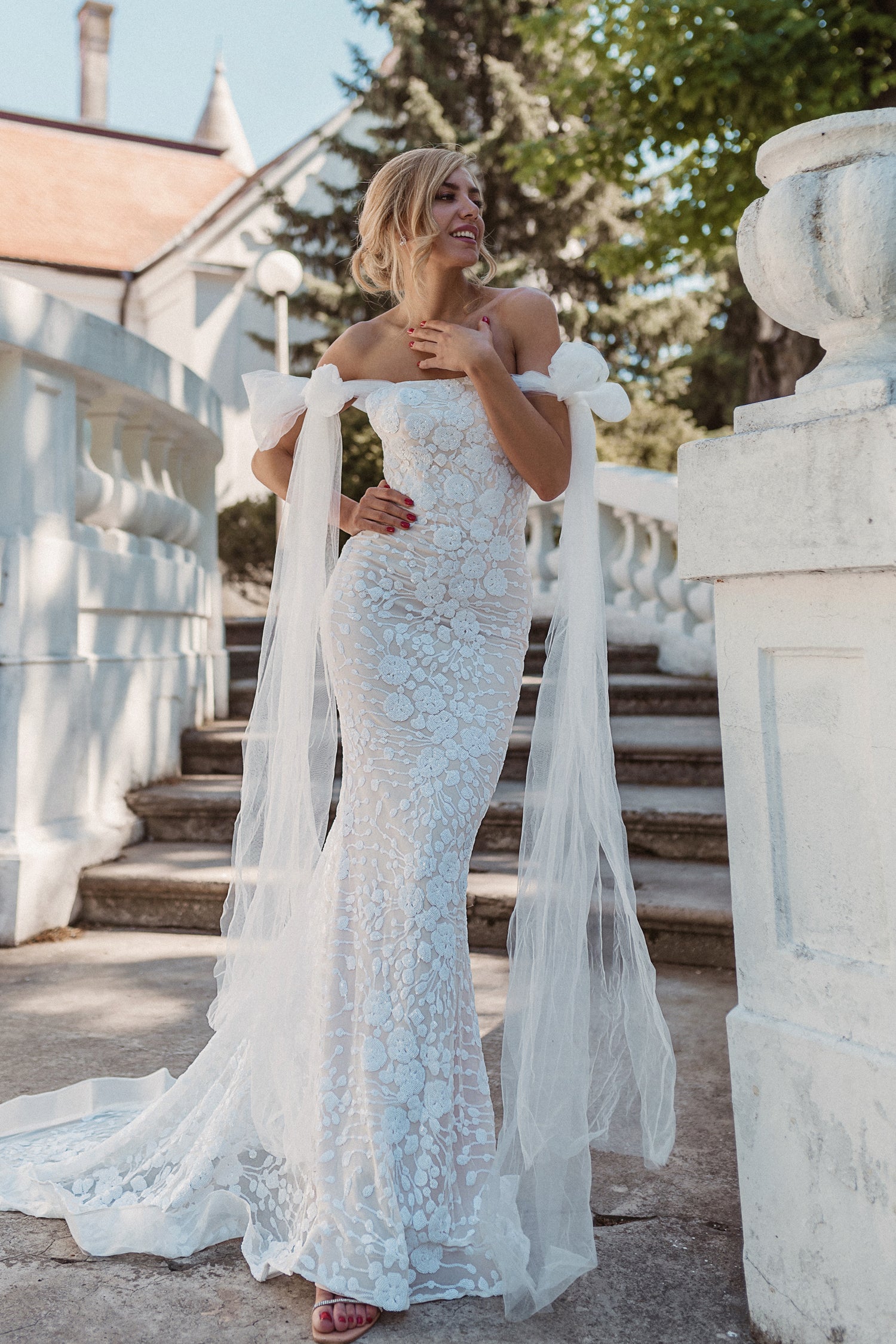 TINA HOLLY COUTURE BB010 white and ivory wedding dress with floral lace bodice and tulle bow shoulder. Brisbane to Gold Coast, Australia.