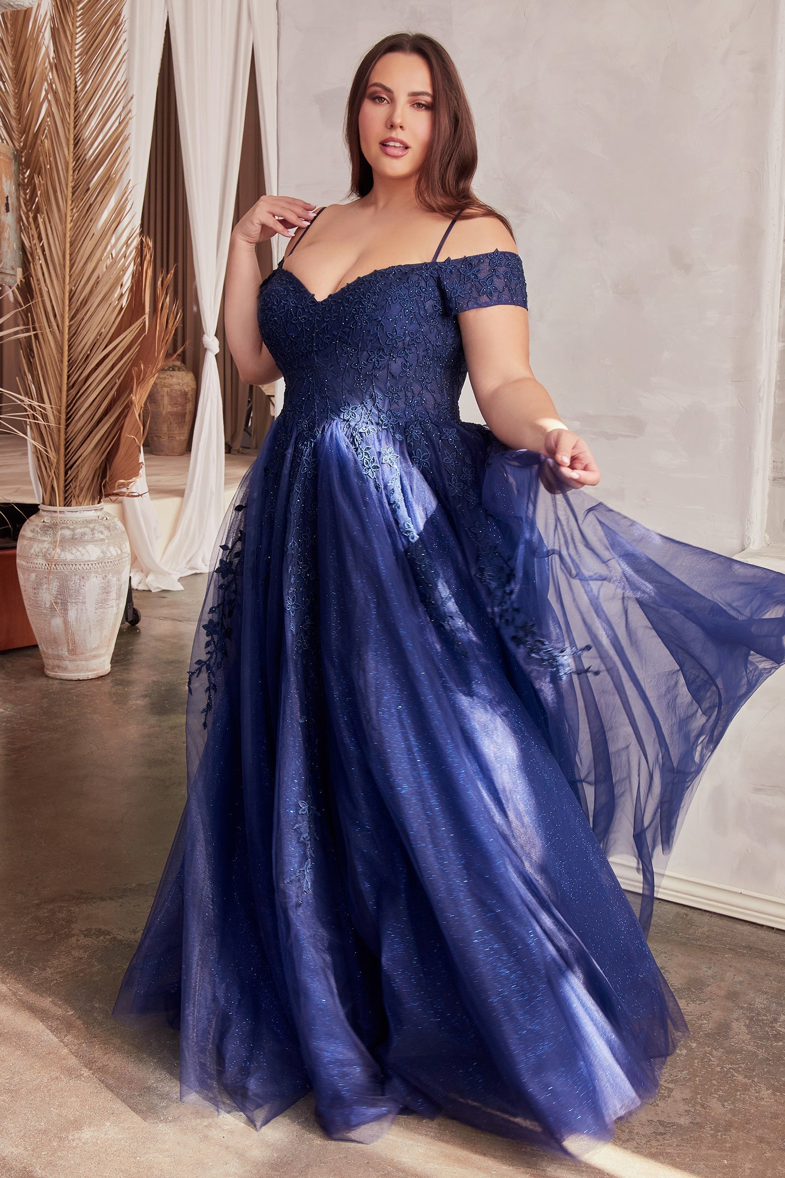 FEMME Curves LILA plus size prom dress with tulle and lace bodice, sweetheart neckline, and leg slit for formal occasions.