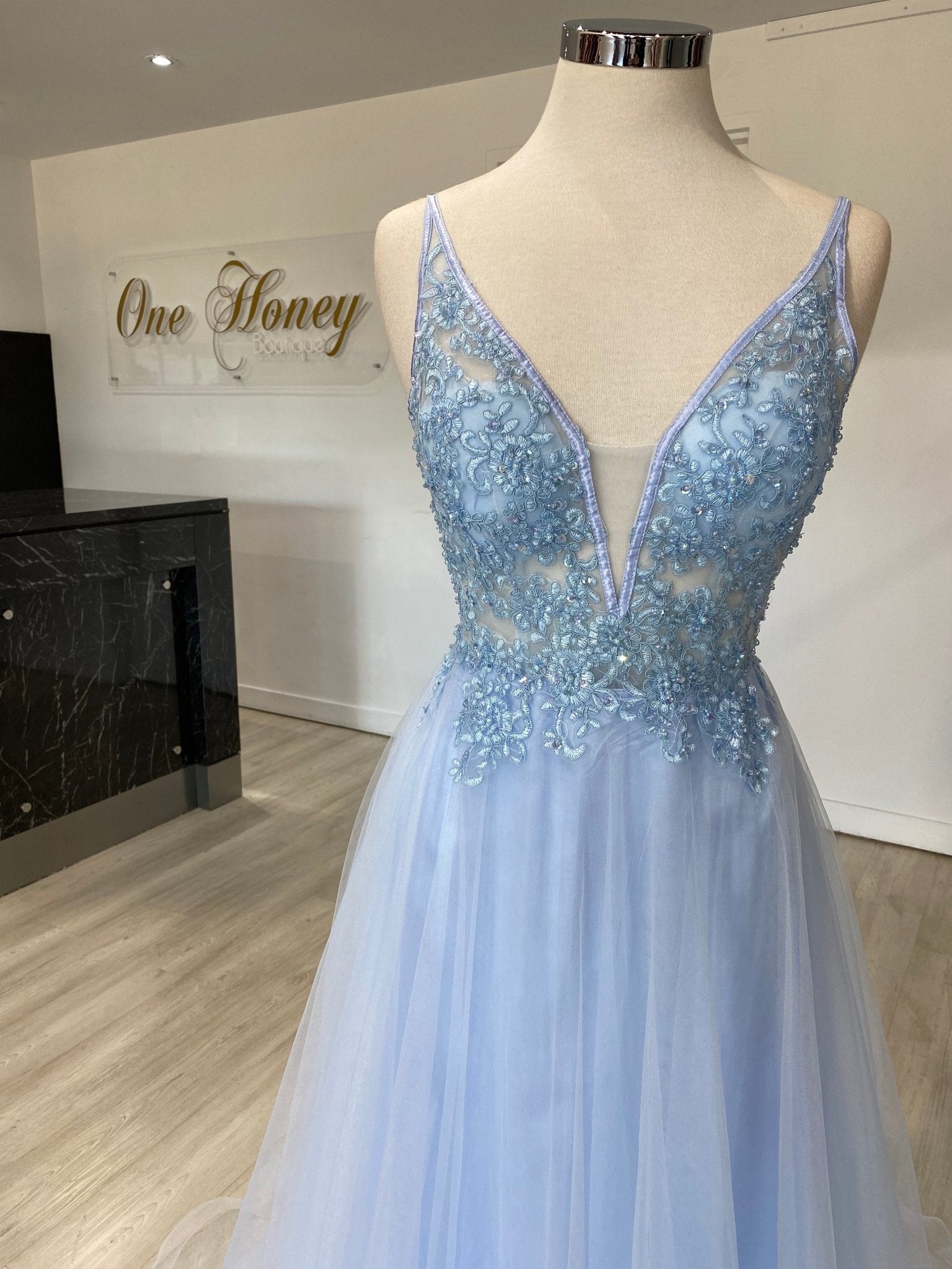 Honey Couture BESS Beaded Lace Applique w Tulle Skirt Formal Dress in Australia | One Honey Boutique