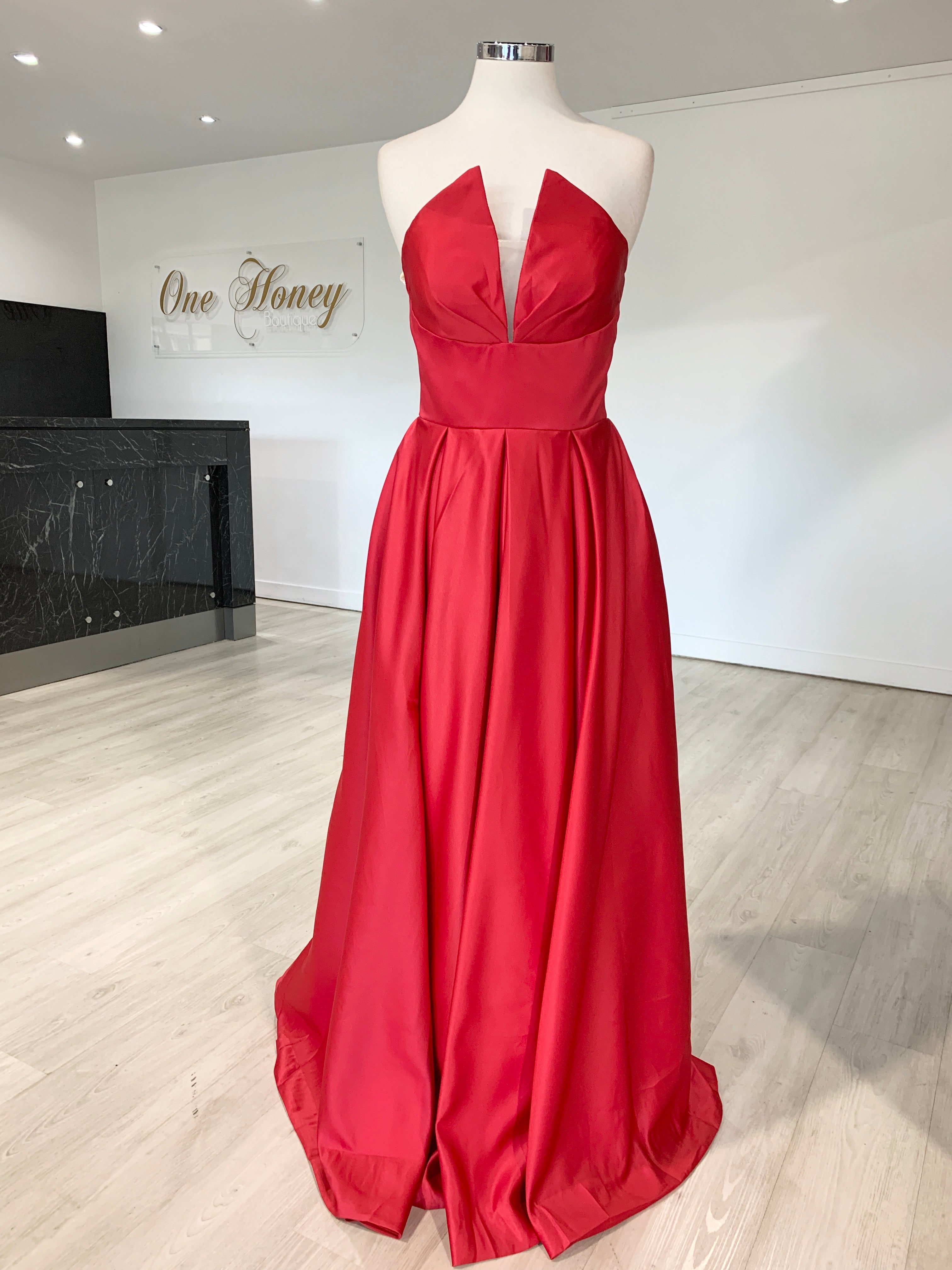 Alt Tag: Honey Couture LAYLAH red formal dress with deep V front and padded cups, designed by Australian Designer for evening events and proms.