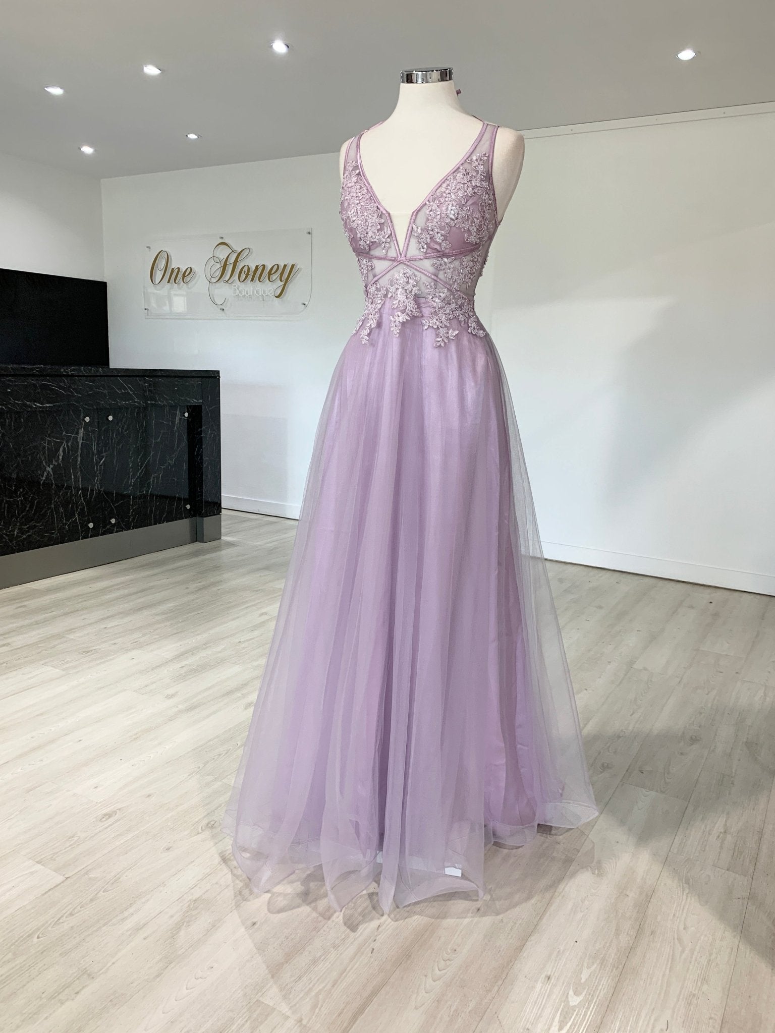 Honey Couture BESS Beaded Lace Applique w Tulle Skirt Formal Dress in Australia | One Honey Boutique