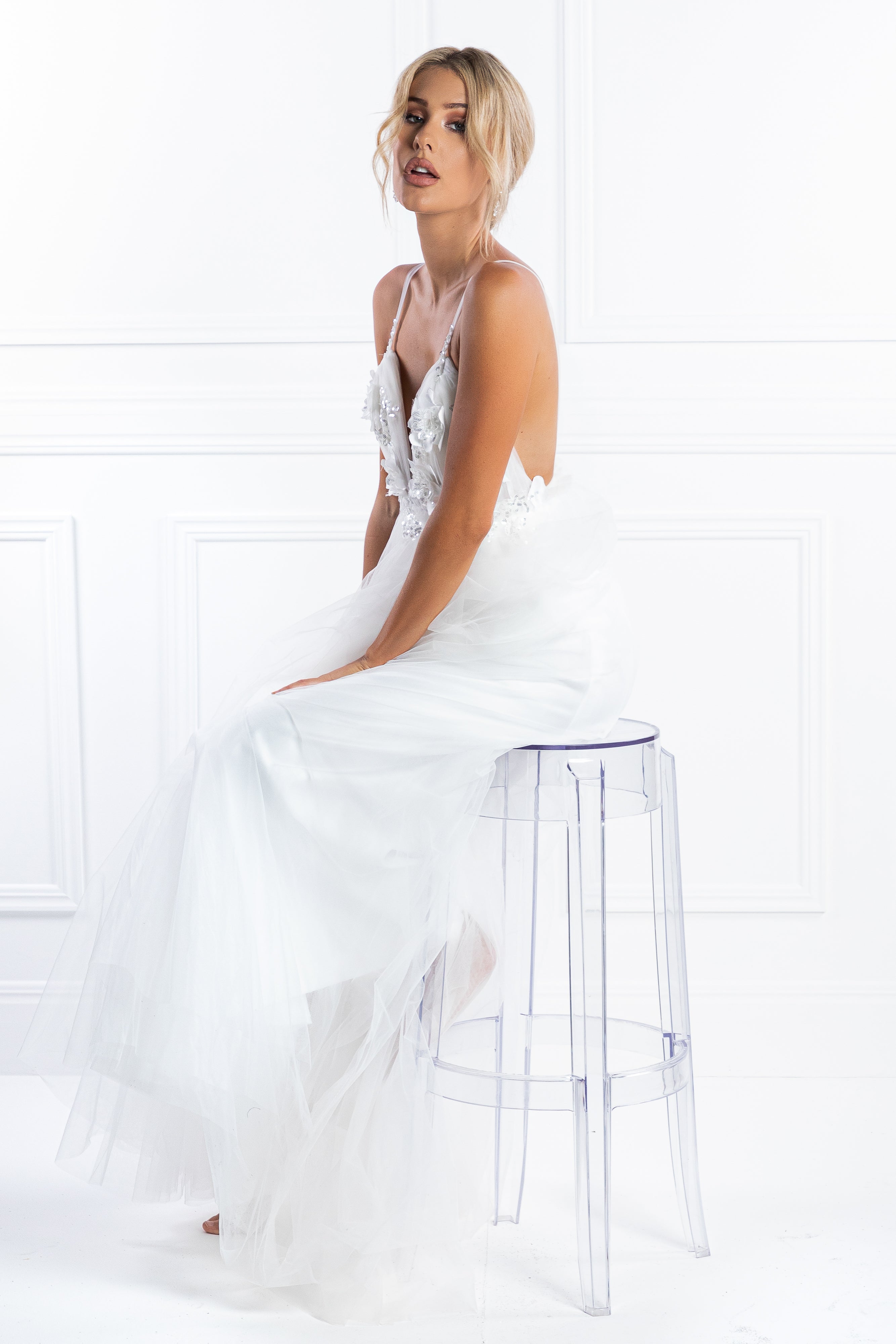 Model wearing Honey Couture PEYTON 3D White Flowers Formal Gown with V neckline and thin straps, by Australian Designer, ideal for prom.