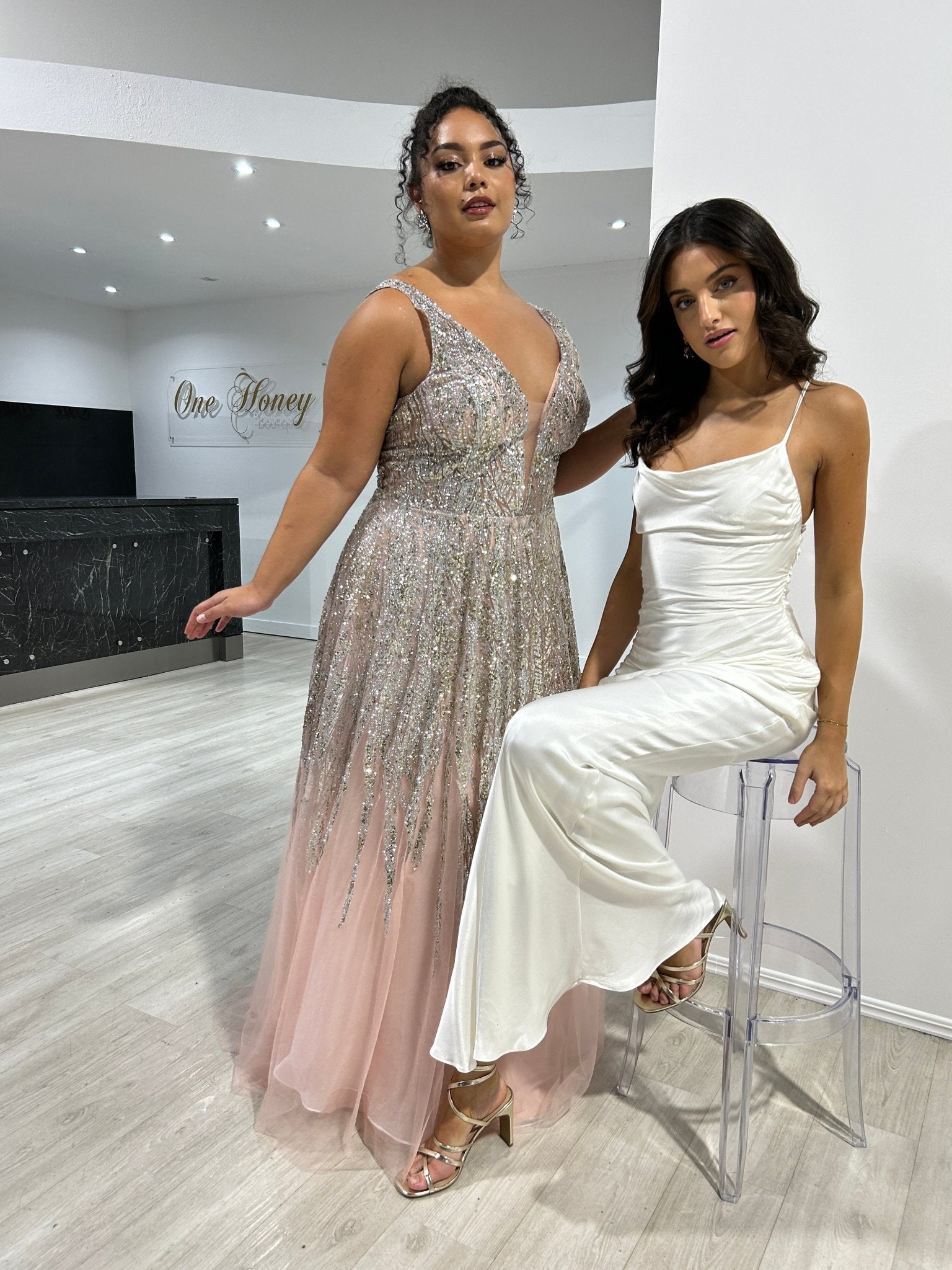 VIANNE Glitter Tulle A - Line Prom & Formal Dress in Australia | One Honey Boutique