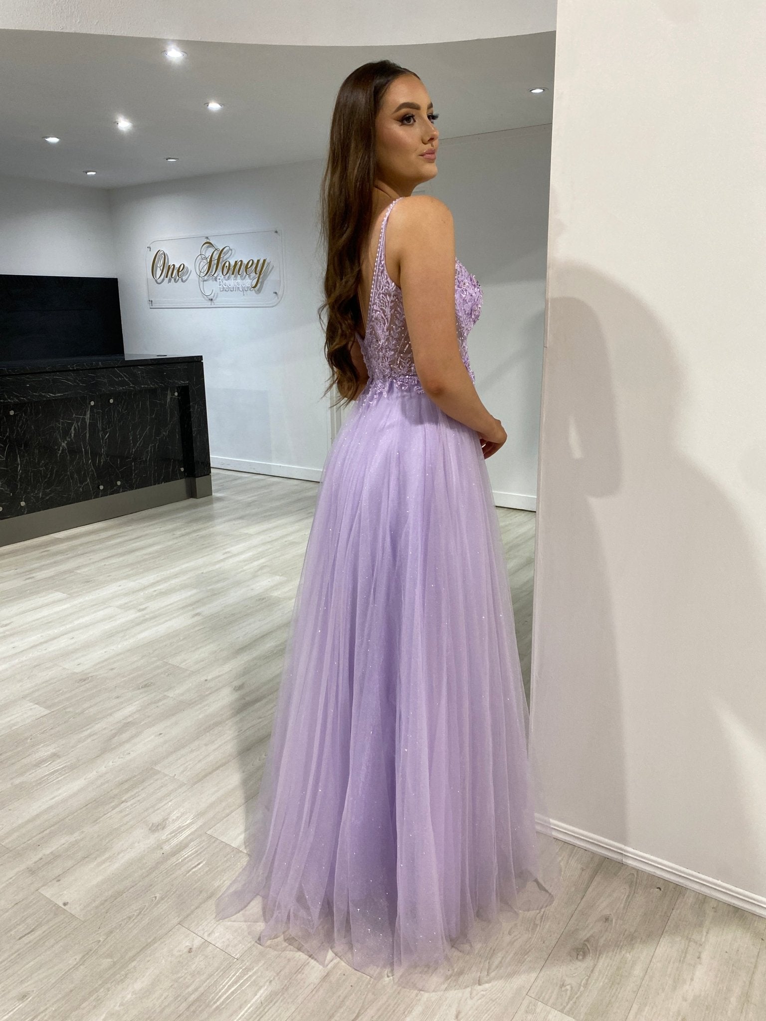 AMORET Romantic Beaded Applique Tulle Prom & Formal Dress in Australia | One Honey Boutique