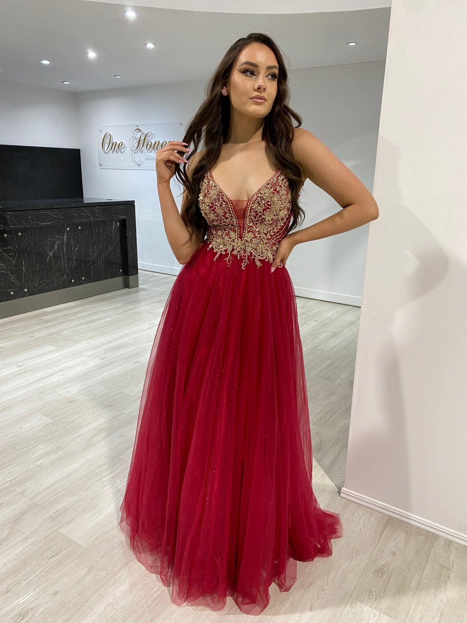 AMORET Romantic Beaded Applique Tulle Prom & Formal Dress in Australia | One Honey Boutique