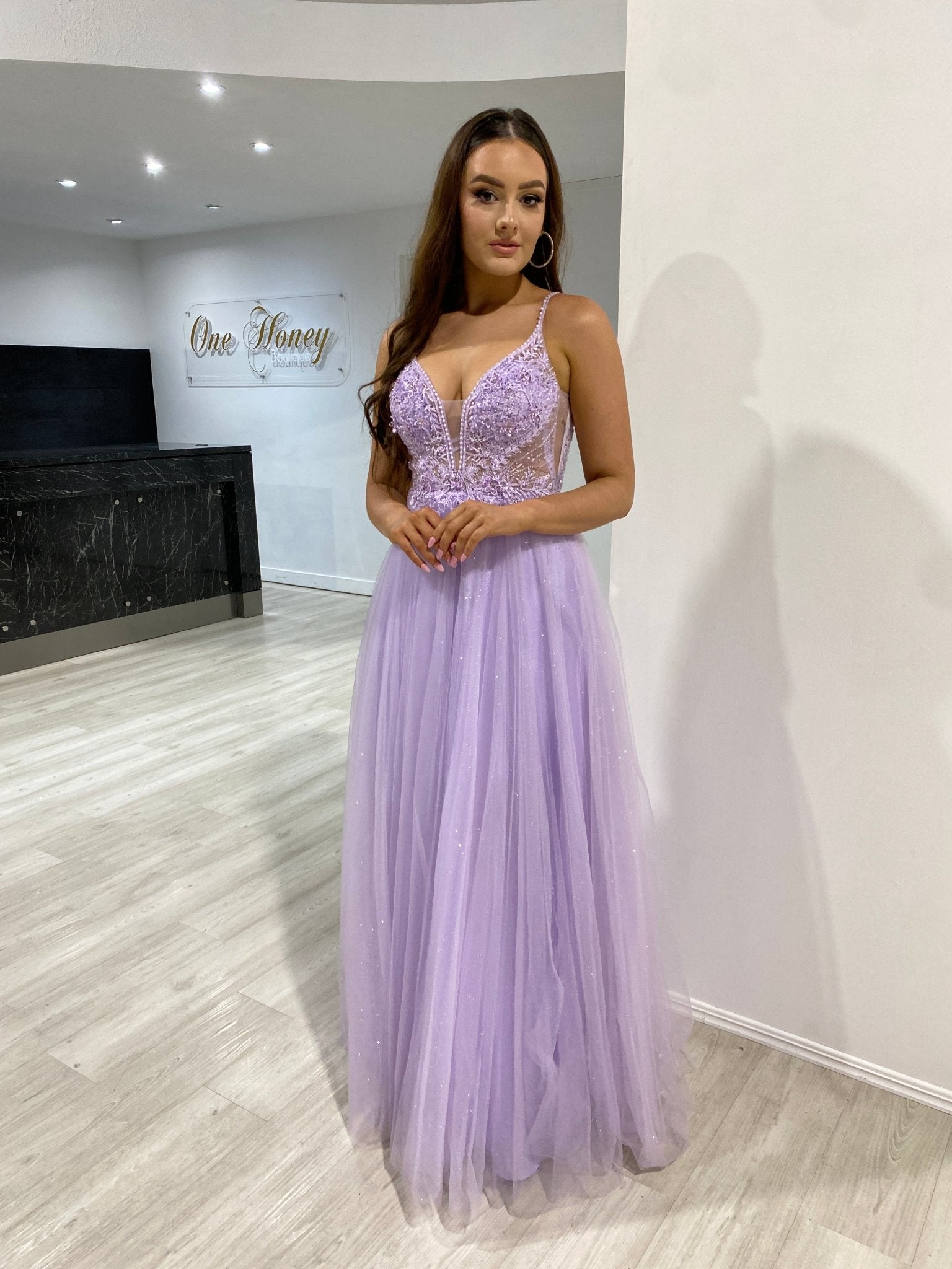 AMORET Romantic Beaded Applique Tulle Prom & Formal Dress in Australia | One Honey Boutique