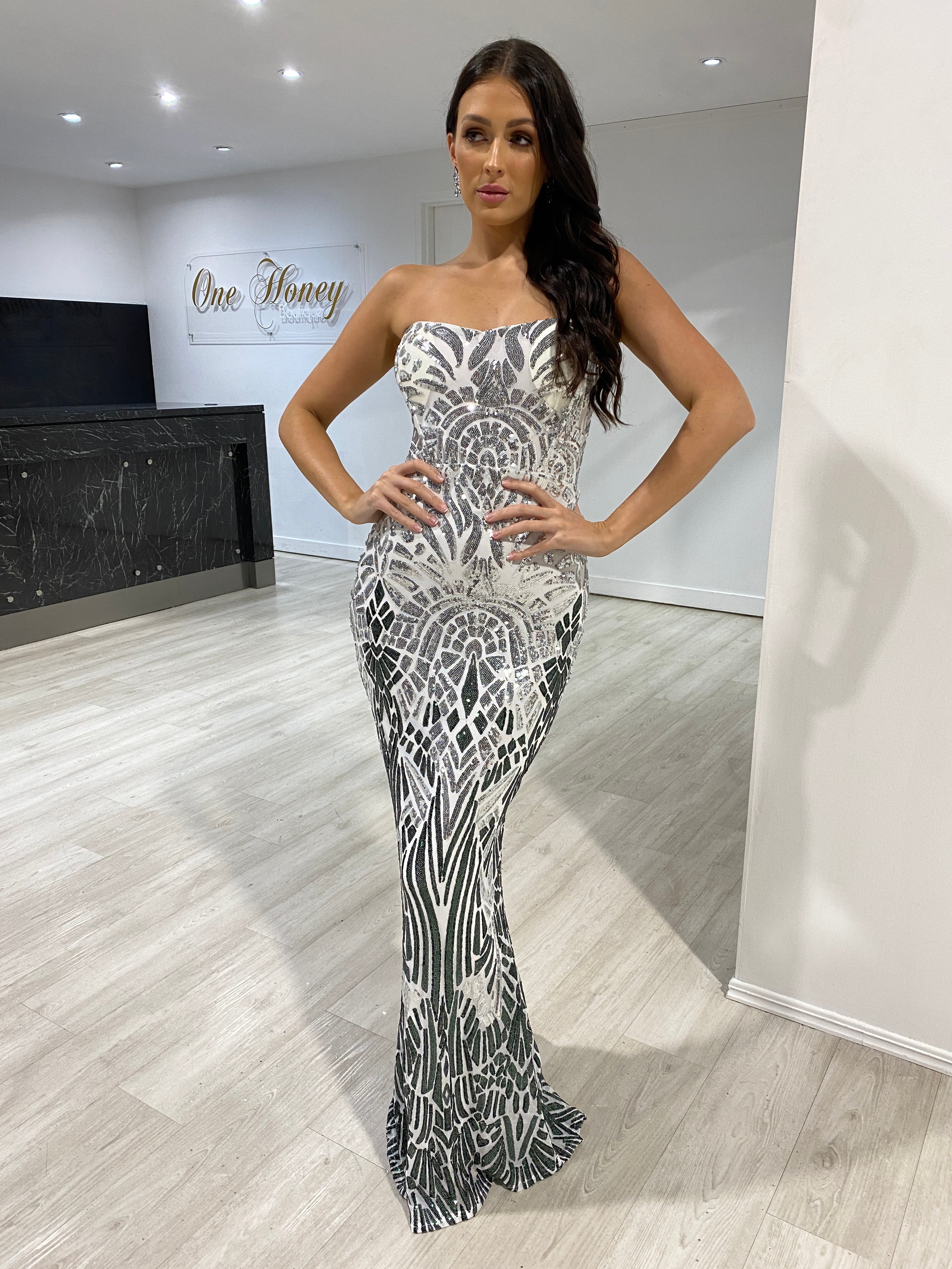 Honey Couture CIENNA White Silver & Black Lace Up Mermaid Formal Dress