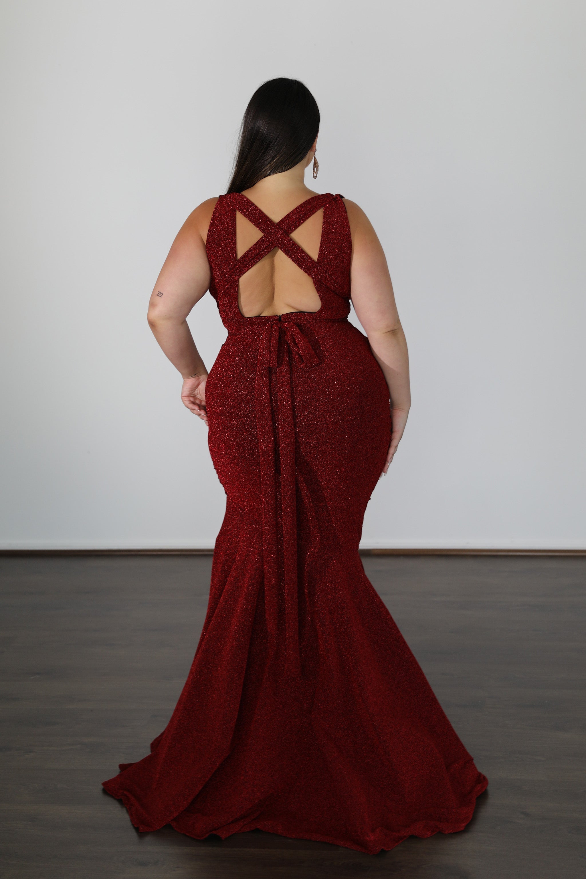 RYLEY Metallic Jersey Curve evening gown with crisscross back, plus size. Perfect for special occasions. Brisbane to Gold Coast.