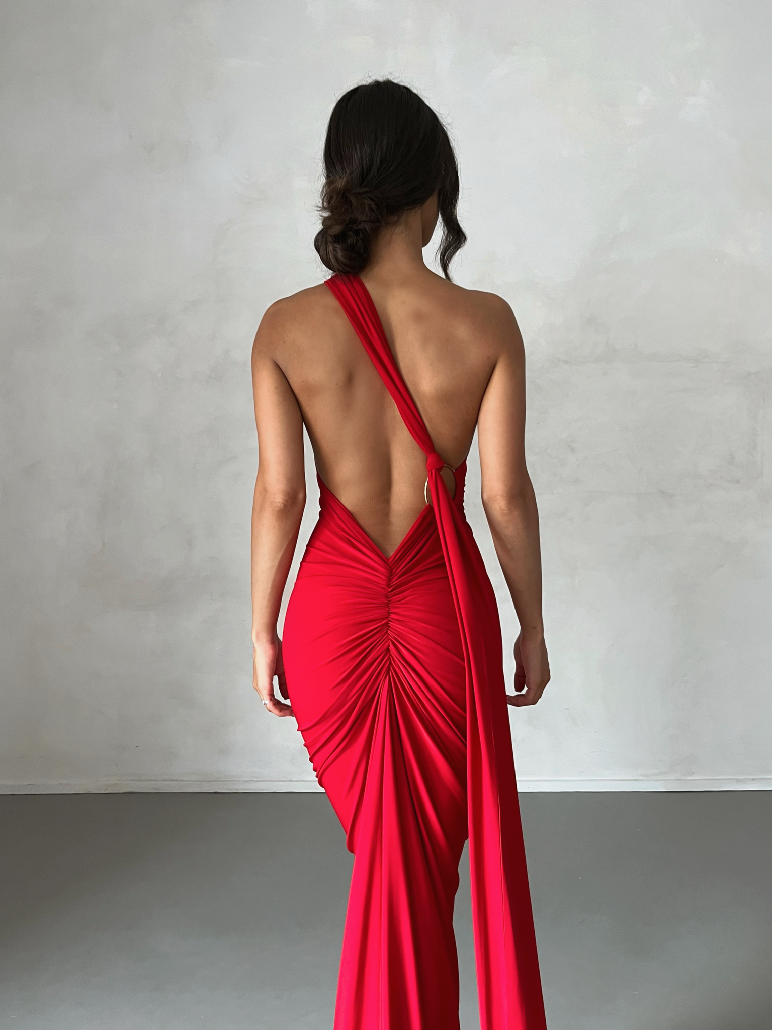 MÉLANI The Label CONSTANTINA Red Asymmetric Halterneck Midi Dress
