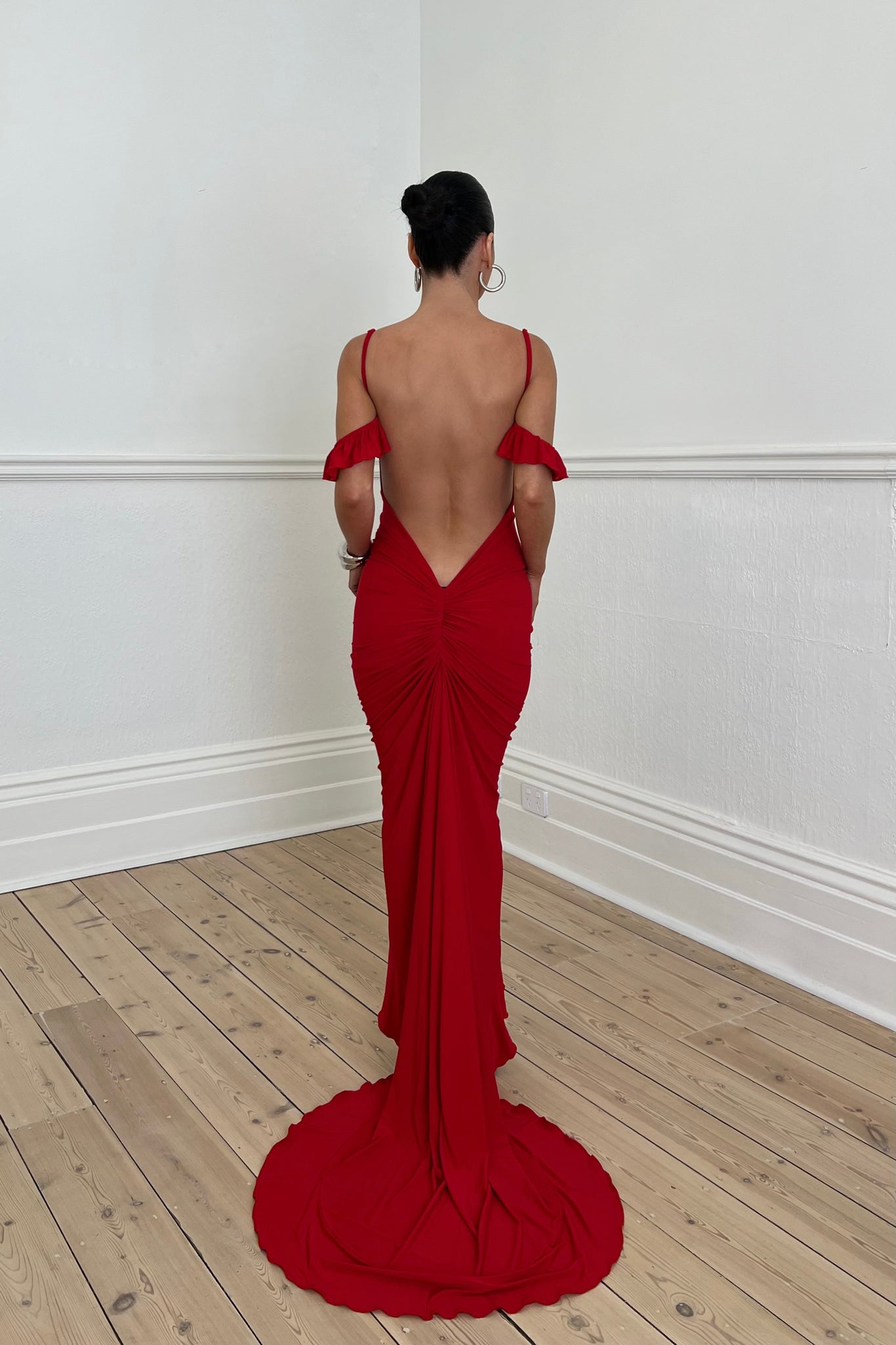 MÉLANI The Label CARMELLA Red Off the Shoulder Low Back Dress