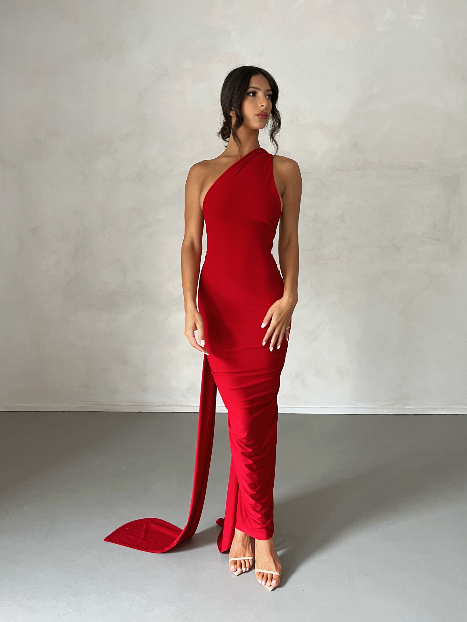 MÉLANI The Label CONSTANTINA Red Asymmetric Halterneck Midi Dress