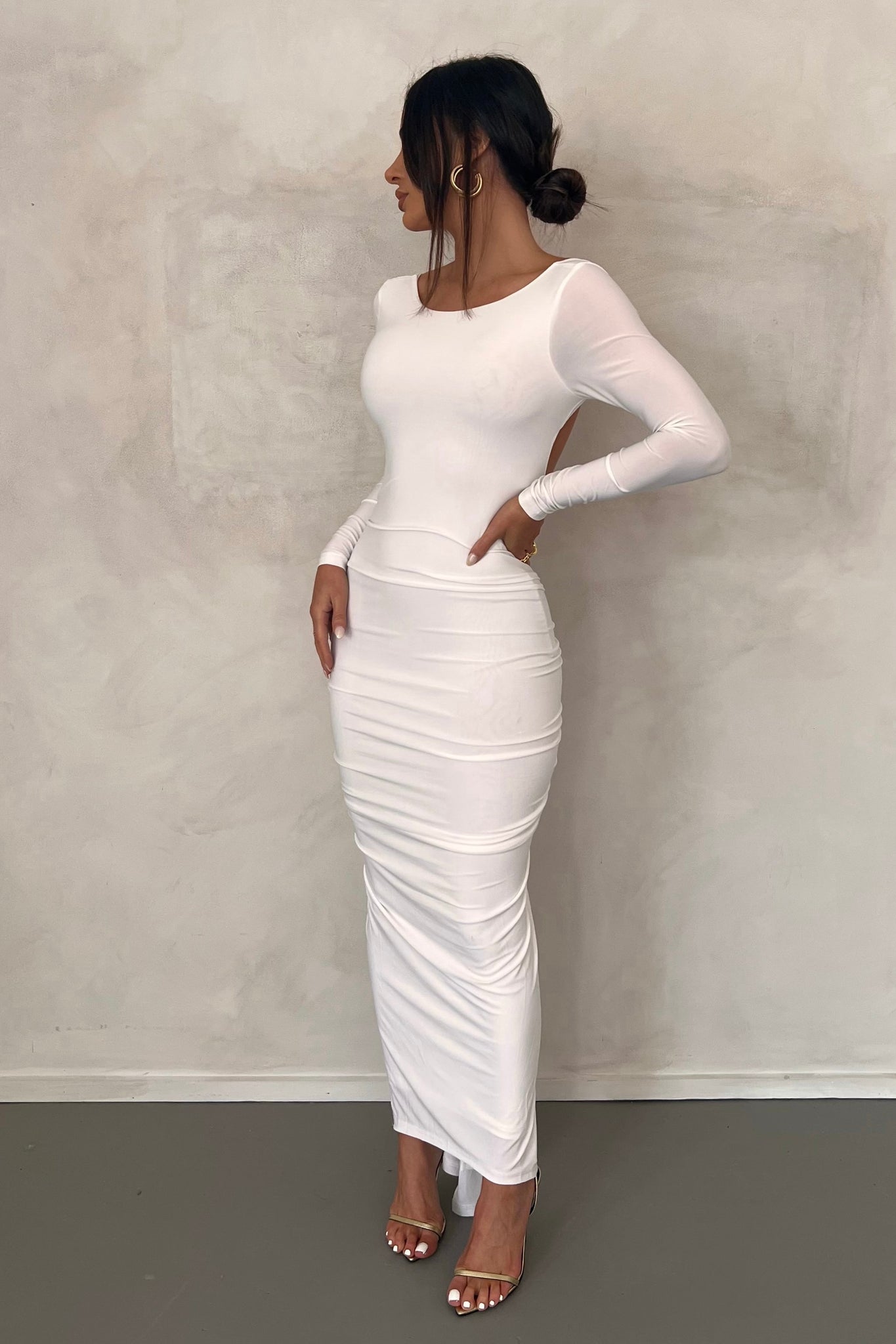 MÉLANI The Label CAMILA White Long Sleeve Backless Semi Formal Midi Dress