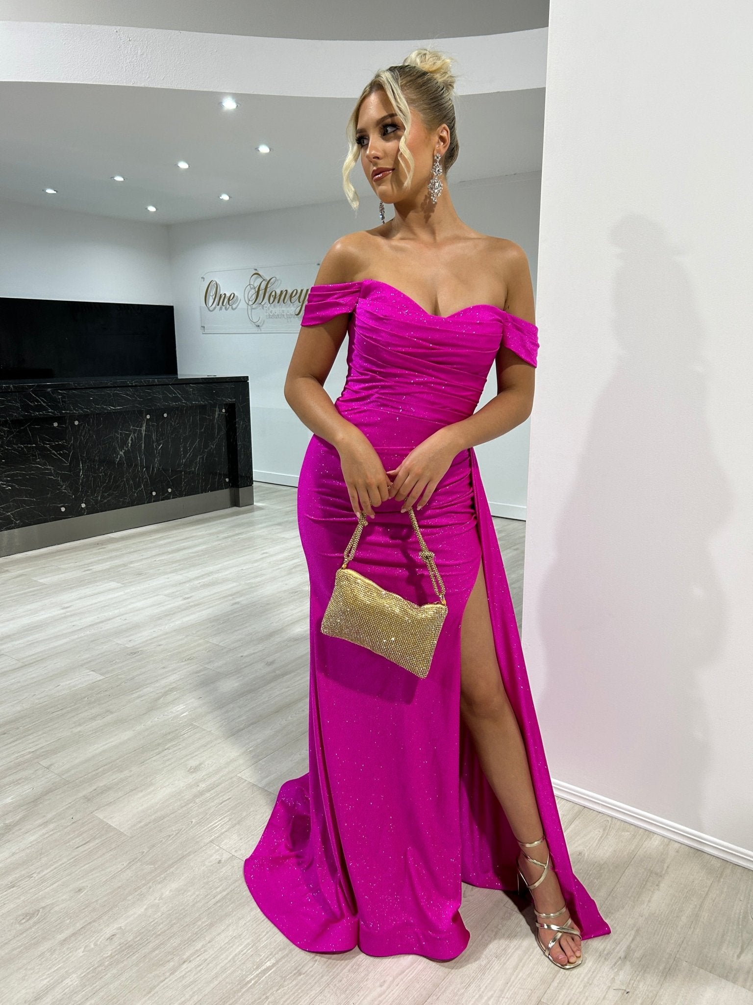 Honey Couture CHICAGO Chain Mesh Party Bag in Australia | One Honey Boutique