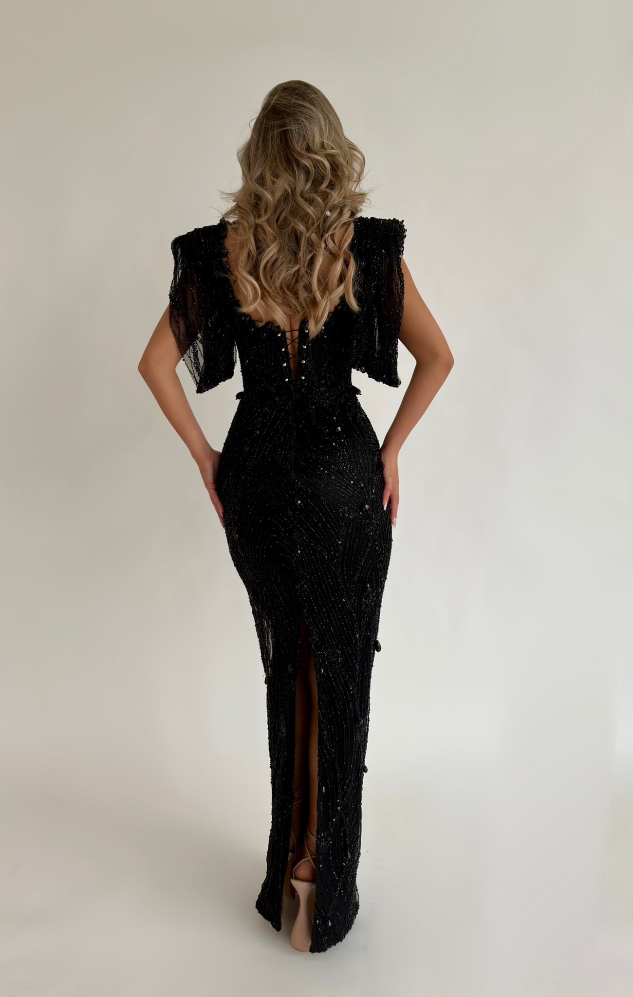 MINNA Fashion BLACK SWAN Black Beaded Structured Shoulder Mermaid Formal Dress