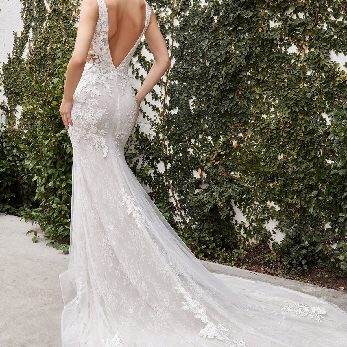 mermaid low back wedding dress FIORELLA Boho Lace Low Back Mermaid Train Wedding Dress Off White & Nude / 2 USA