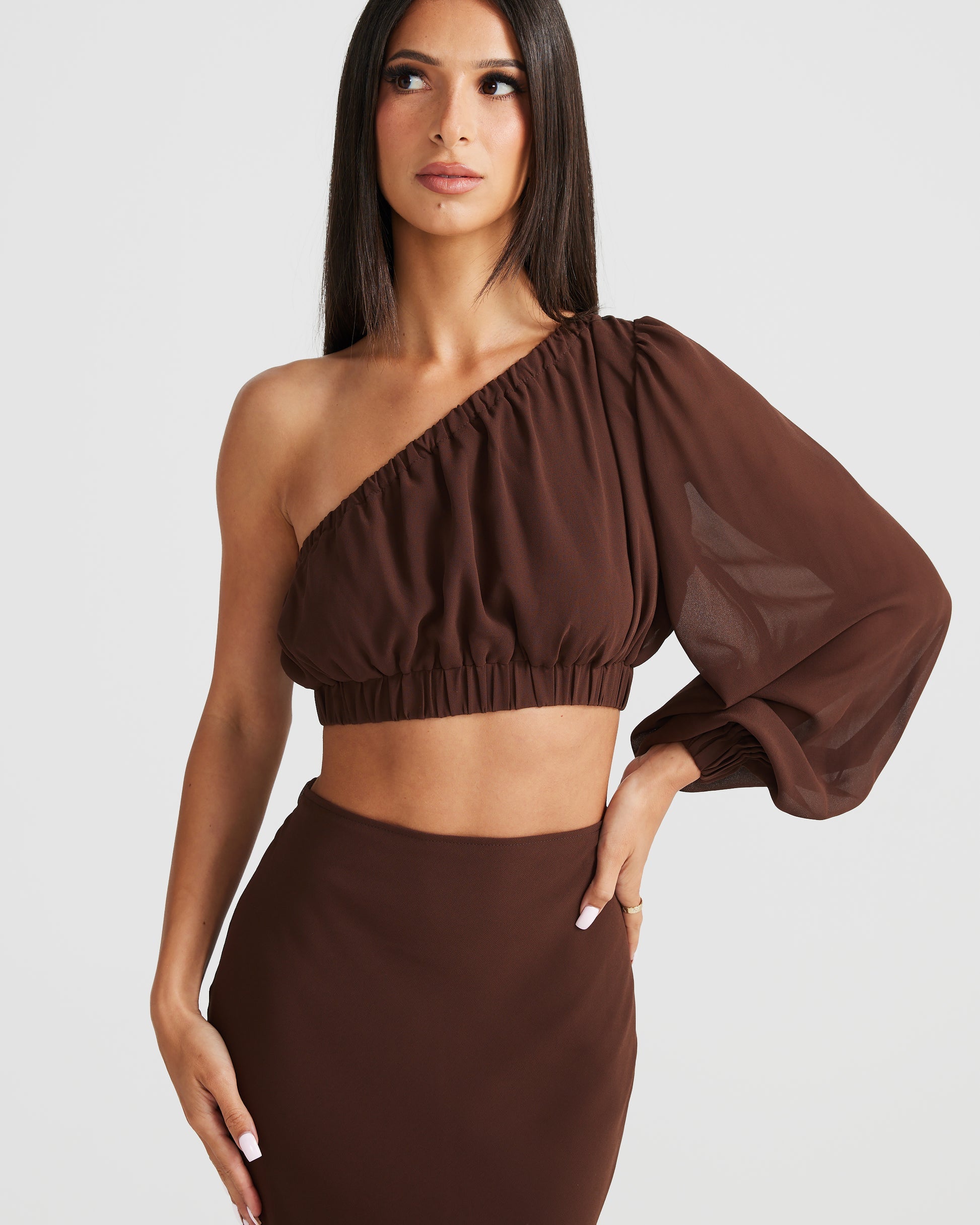 MÉLANI The Label EBONI SET Brown Chiffon One Shoulder Two-Piece Set