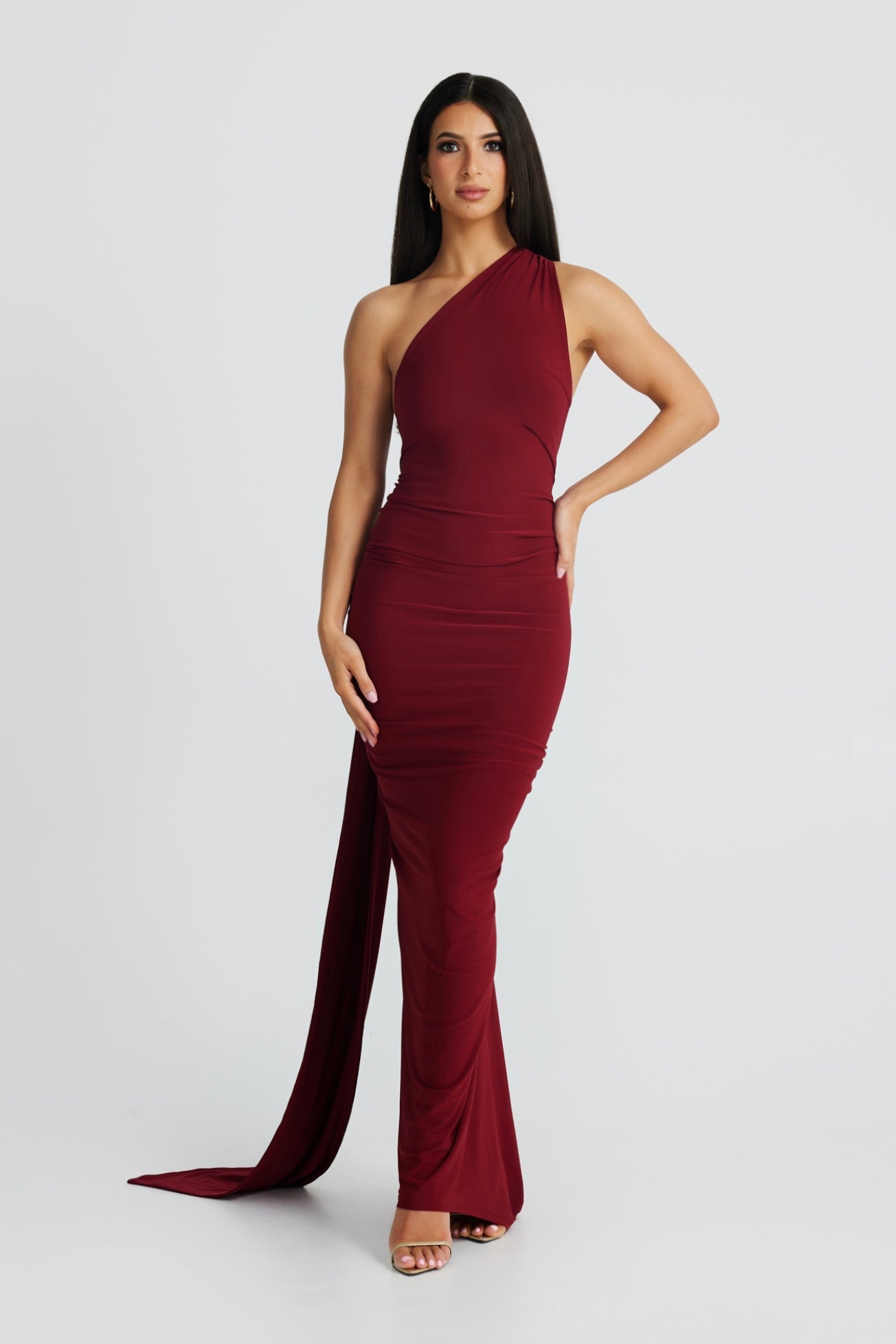 MÉLANI The Label CONSTANTINA Wine Asymmetric Halterneck Midi Dress