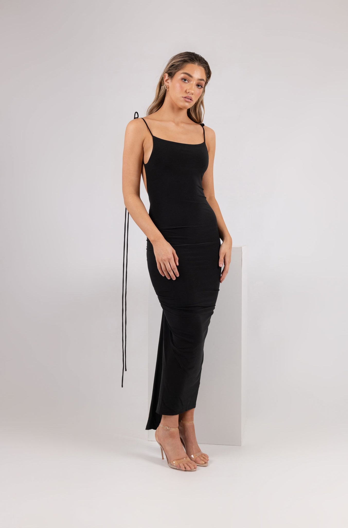 MÉLANI The Label AZARI Midi Dress in Black