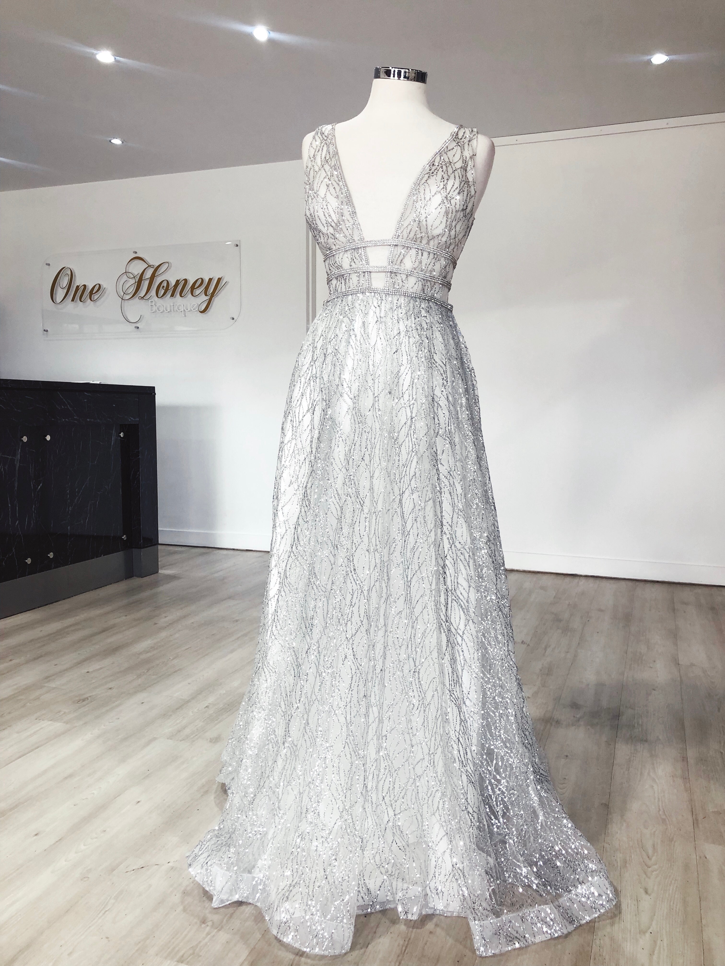 Honey Couture ENYA White &amp; Silver Glitter Formal Gown Private Label$ AfterPay Humm ZipPay LayBuy Sezzle