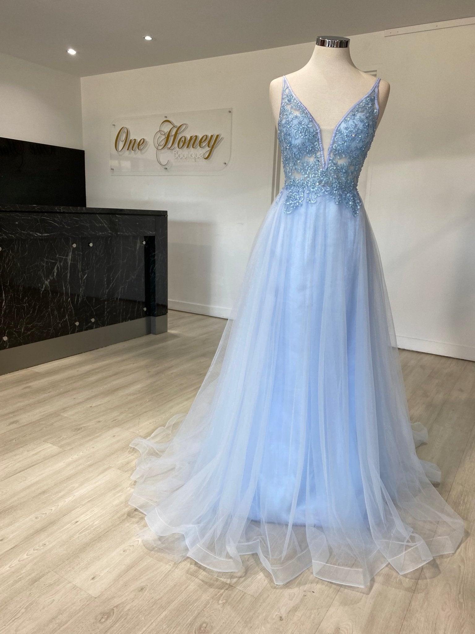 Honey Couture BESS Beaded Lace Applique w Tulle Skirt Formal Dress in Australia | One Honey Boutique