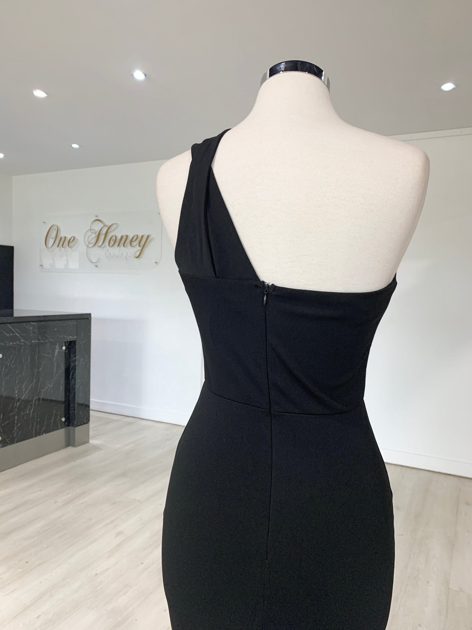 Honey Couture LAYLAH Black One Shoulder Mermaid Formal Dress in Australia | One Honey Boutique